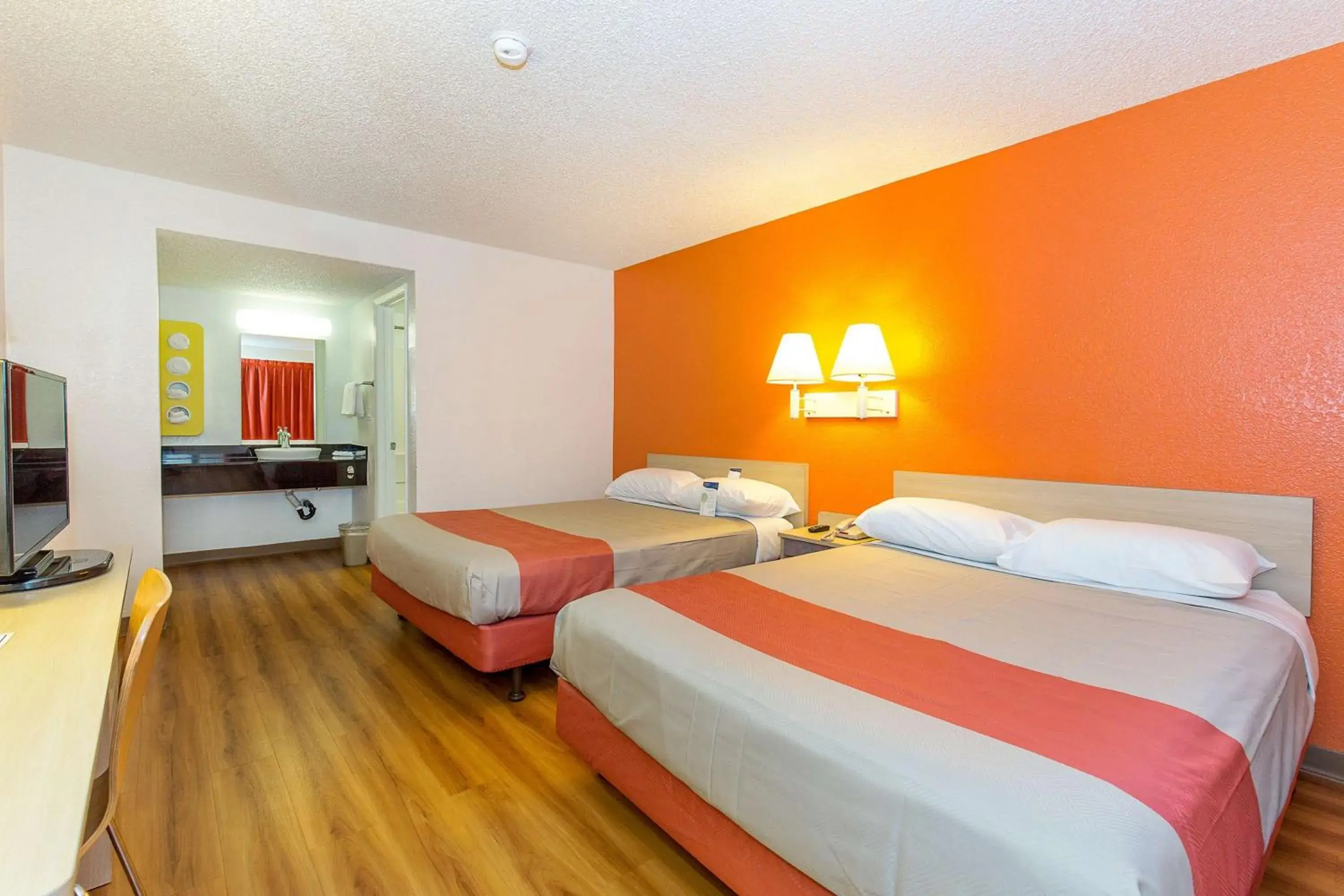 Queen Room with Two Queen Beds in Motel 6 Hayward, CA- Silicon Valley Gateway Queen Room with Two Queen Beds in Motel 6 Hayward, CA- Silicon Valley Gateway