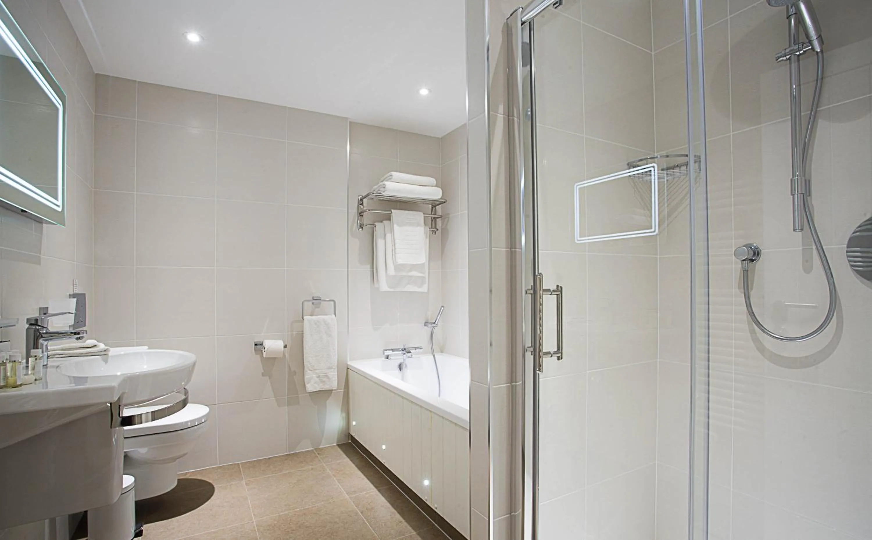 Bathroom in Hotel La Place