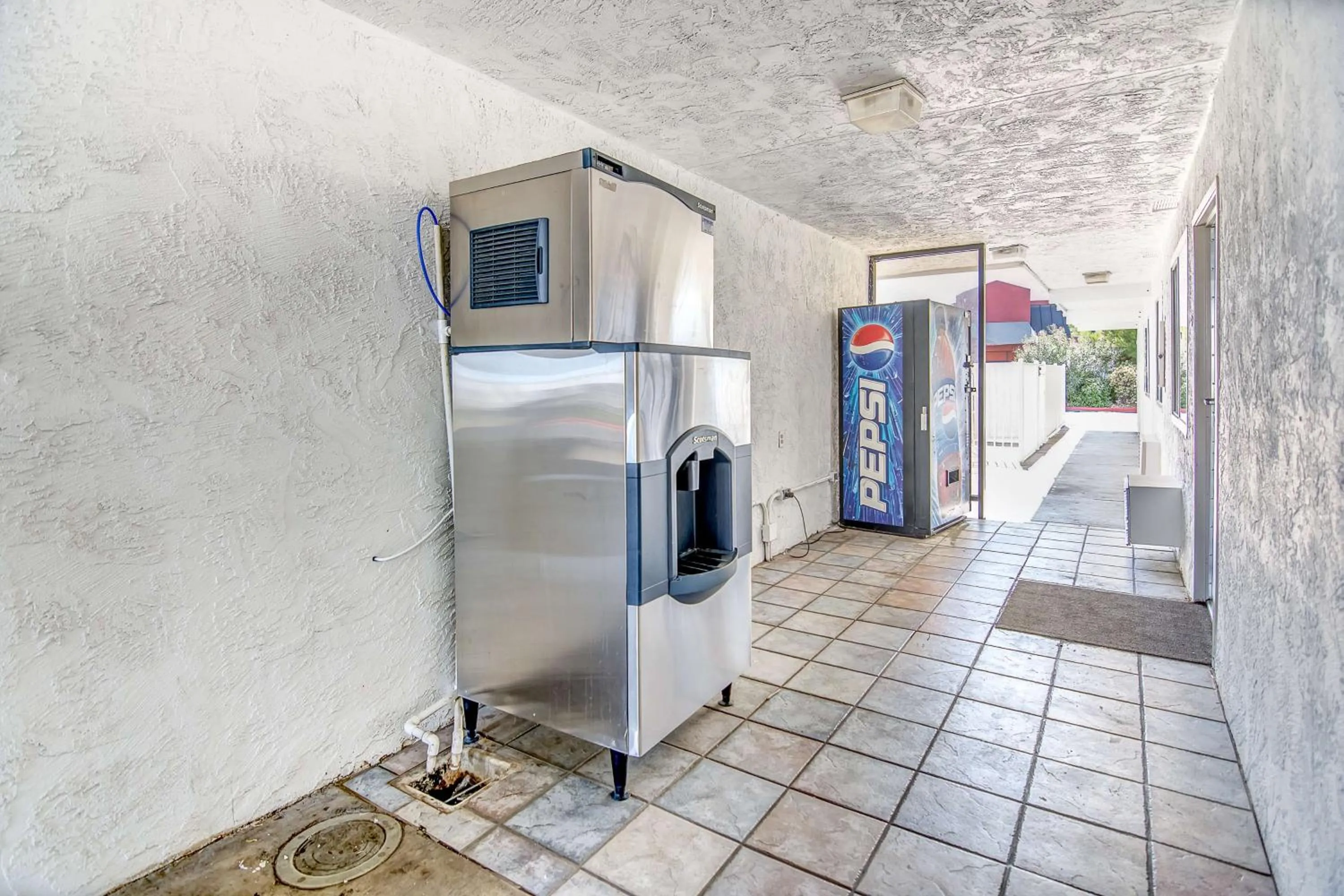 On site in Motel 6-Stockton, CA - Charter Way West