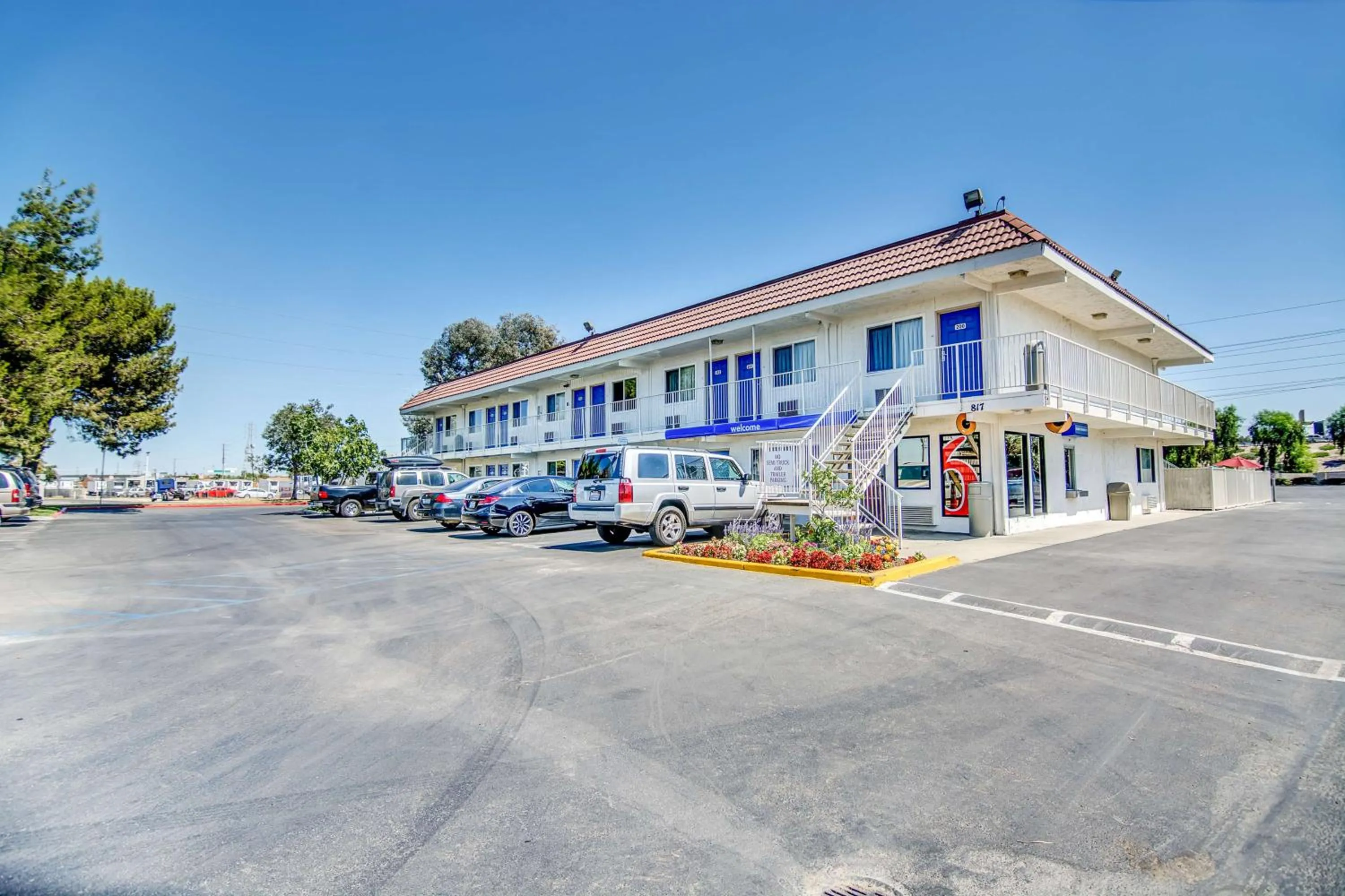 Property building in Motel 6-Stockton, CA - Charter Way West
