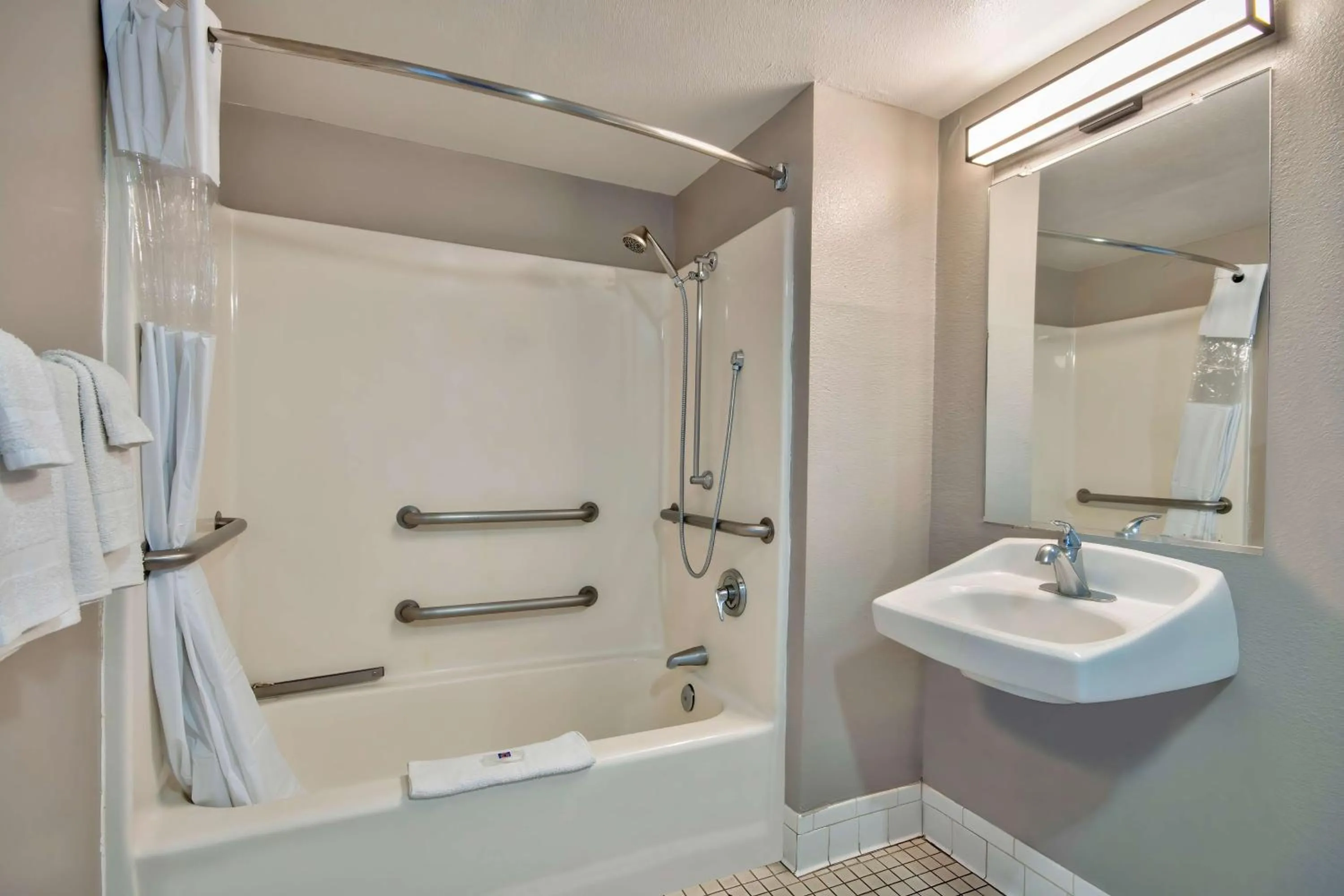 Bathroom in Motel 6-Albuquerque, NM - Carlisle