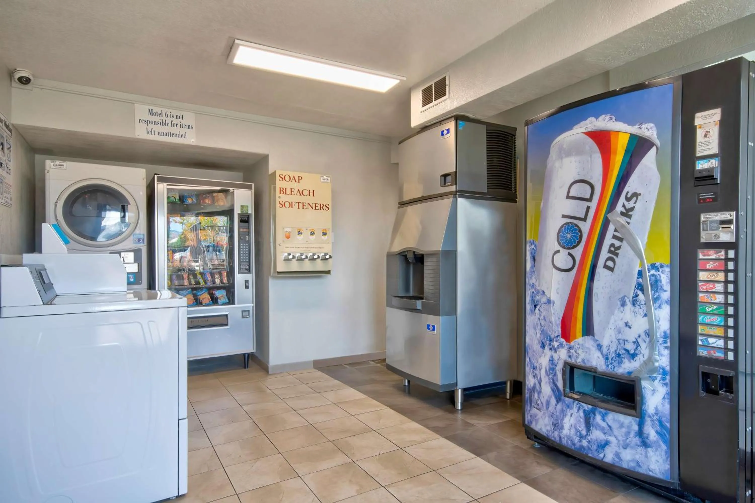 Property building in Motel 6-Albuquerque, NM - Carlisle