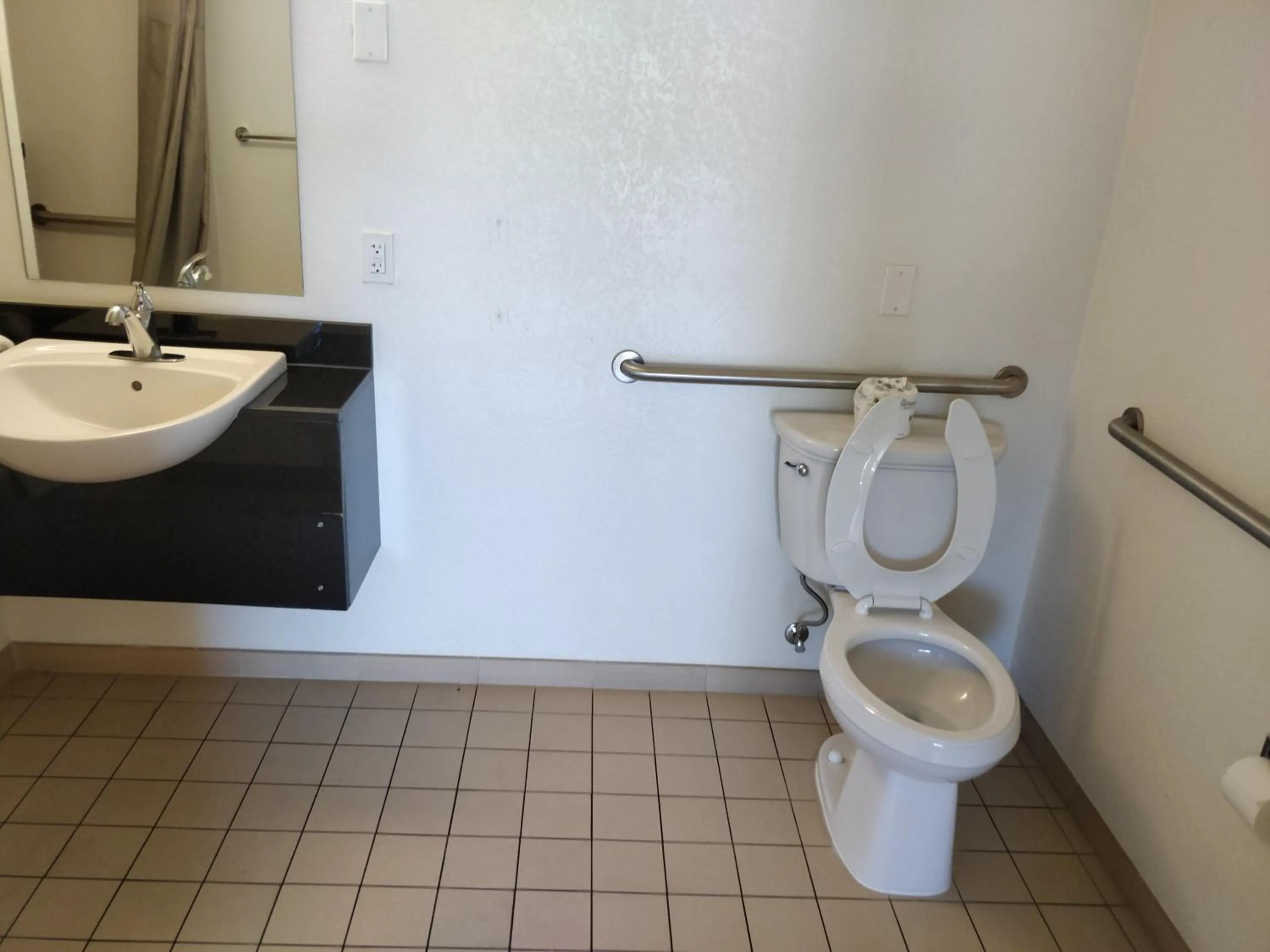 Bathroom in Motel 6-North Richland Hills, TX
