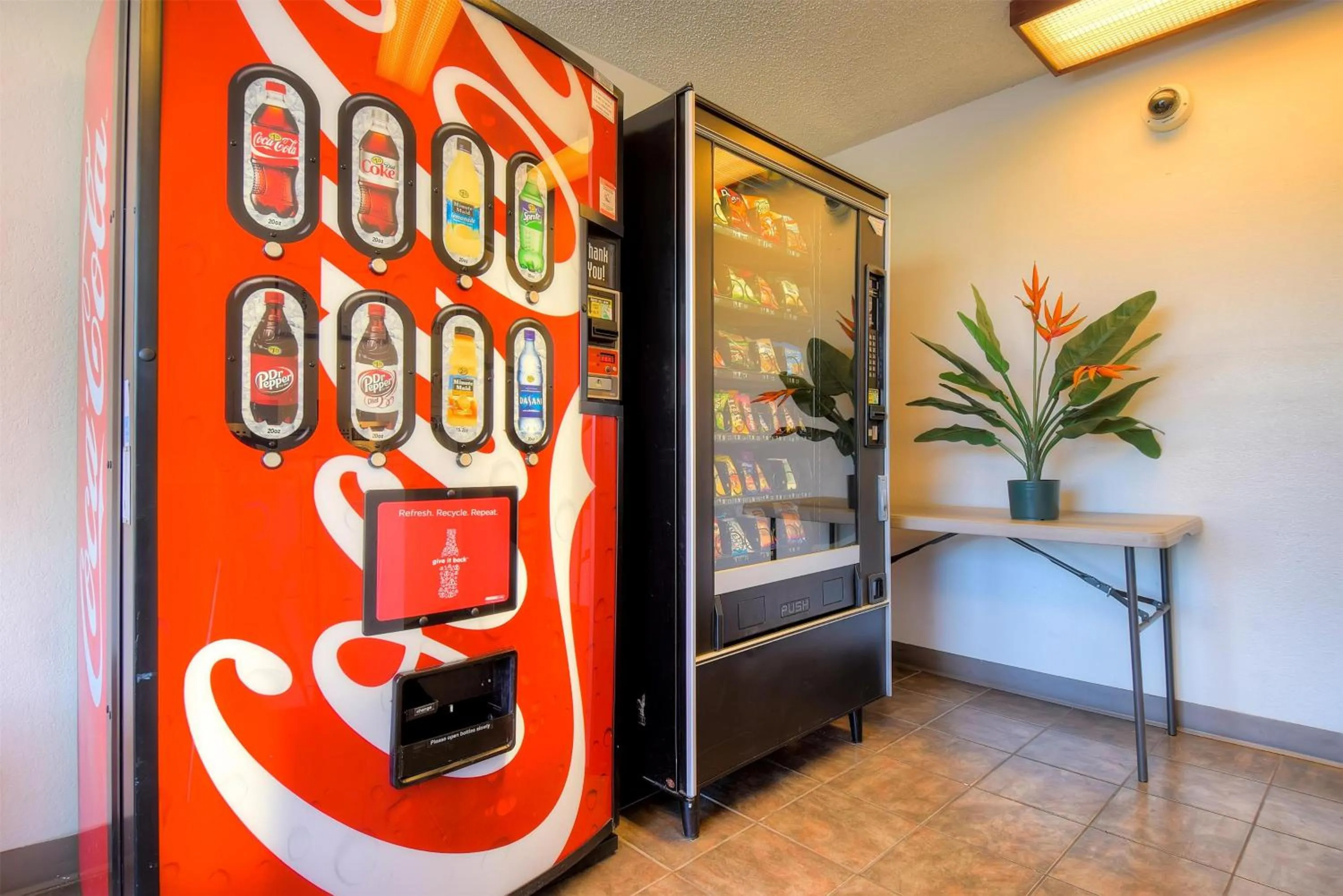 Property building in Park Inn by Radisson, Las Vegas Boulder Hwy