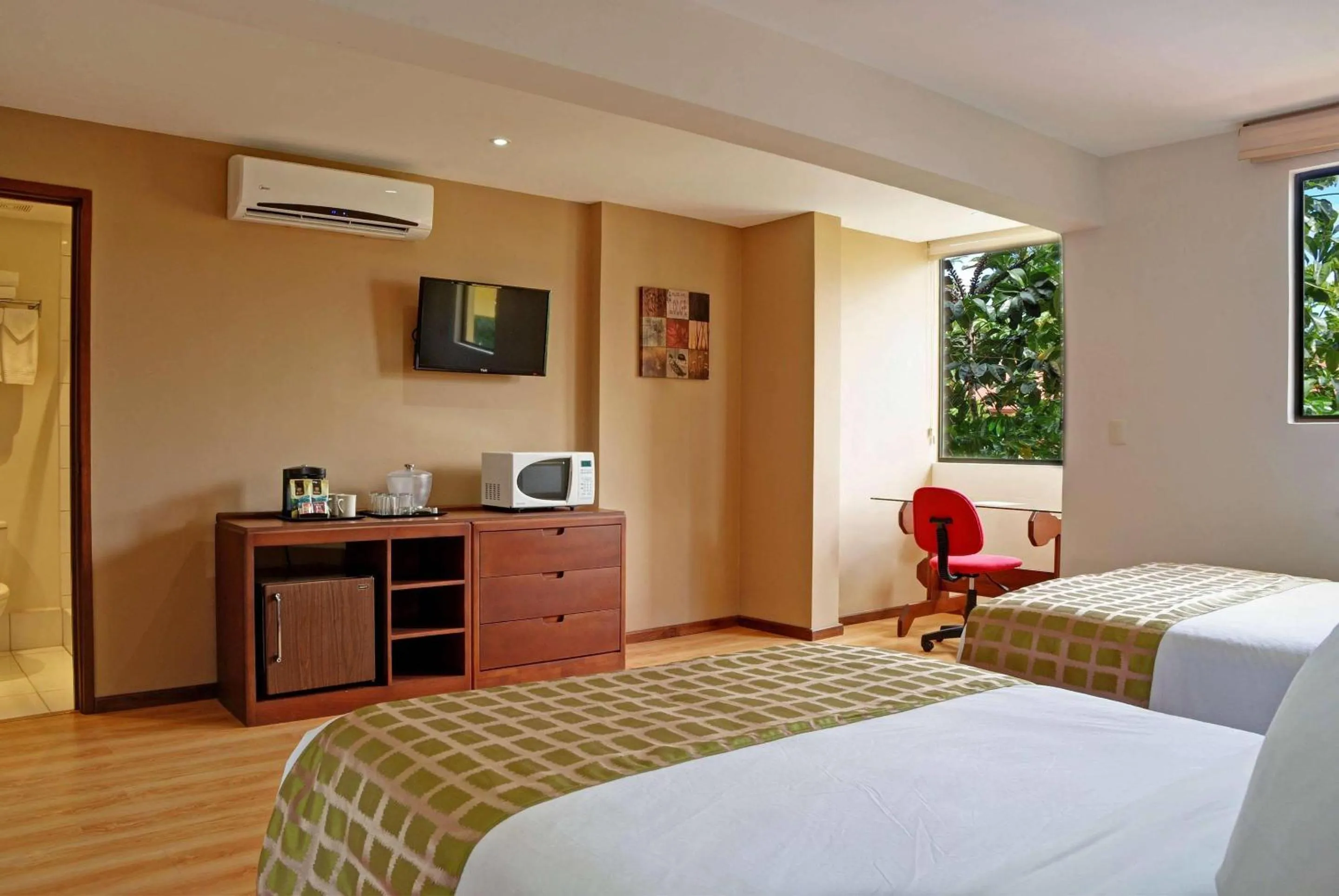 Bedroom, Bed in Country Inn & Suites by Radisson, San Jose Aeropuerto, Costa Rica