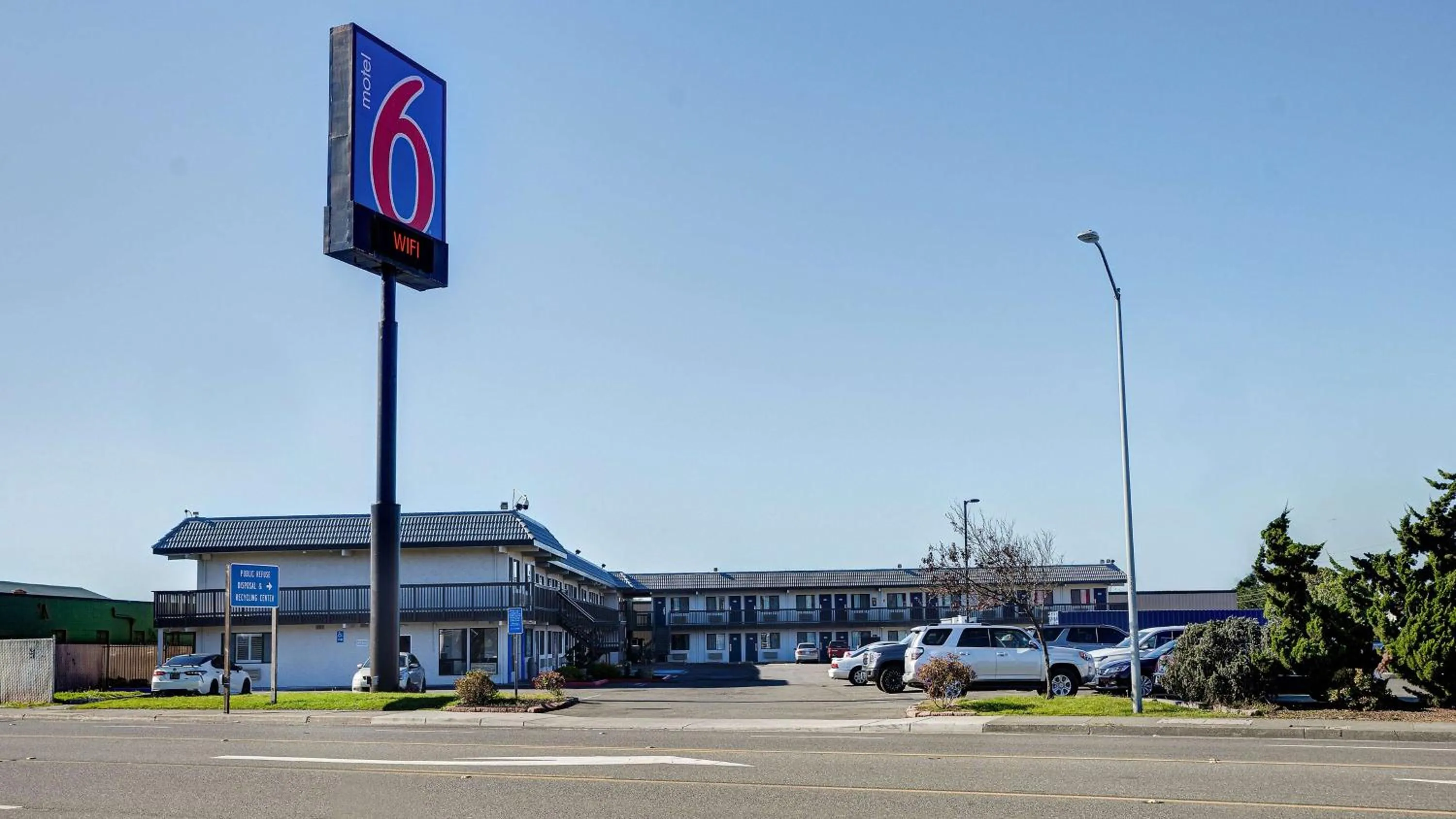 Property building in Motel 6-Eureka, CA Redwood Coast