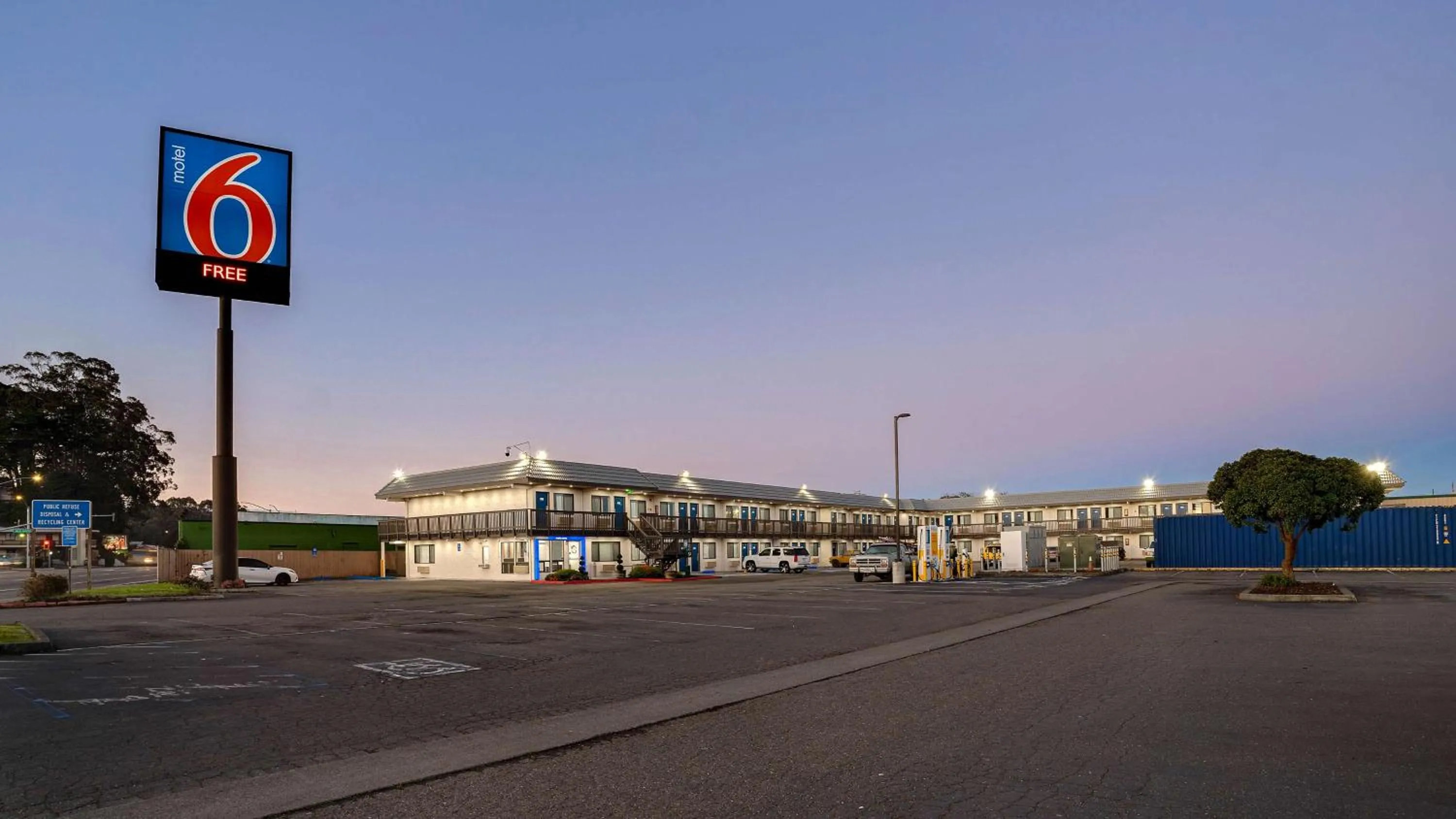 Property building in Motel 6-Eureka, CA Redwood Coast