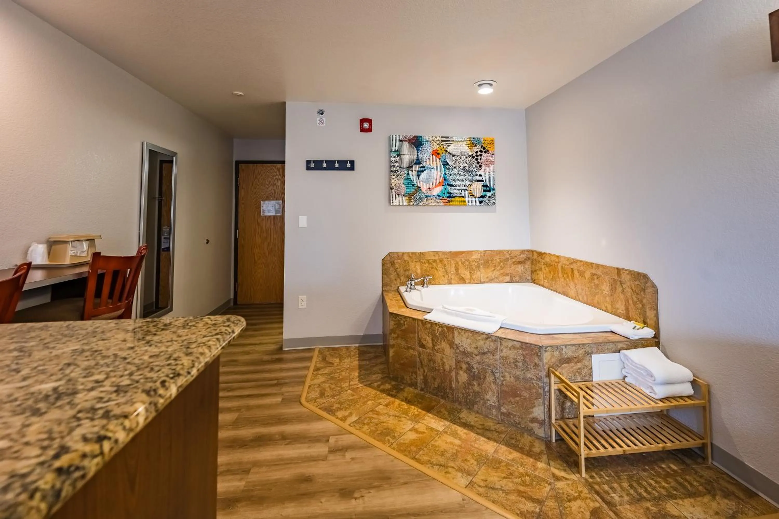 Hot Tub, Bed in Microtel Inn & Suites Cheyenne