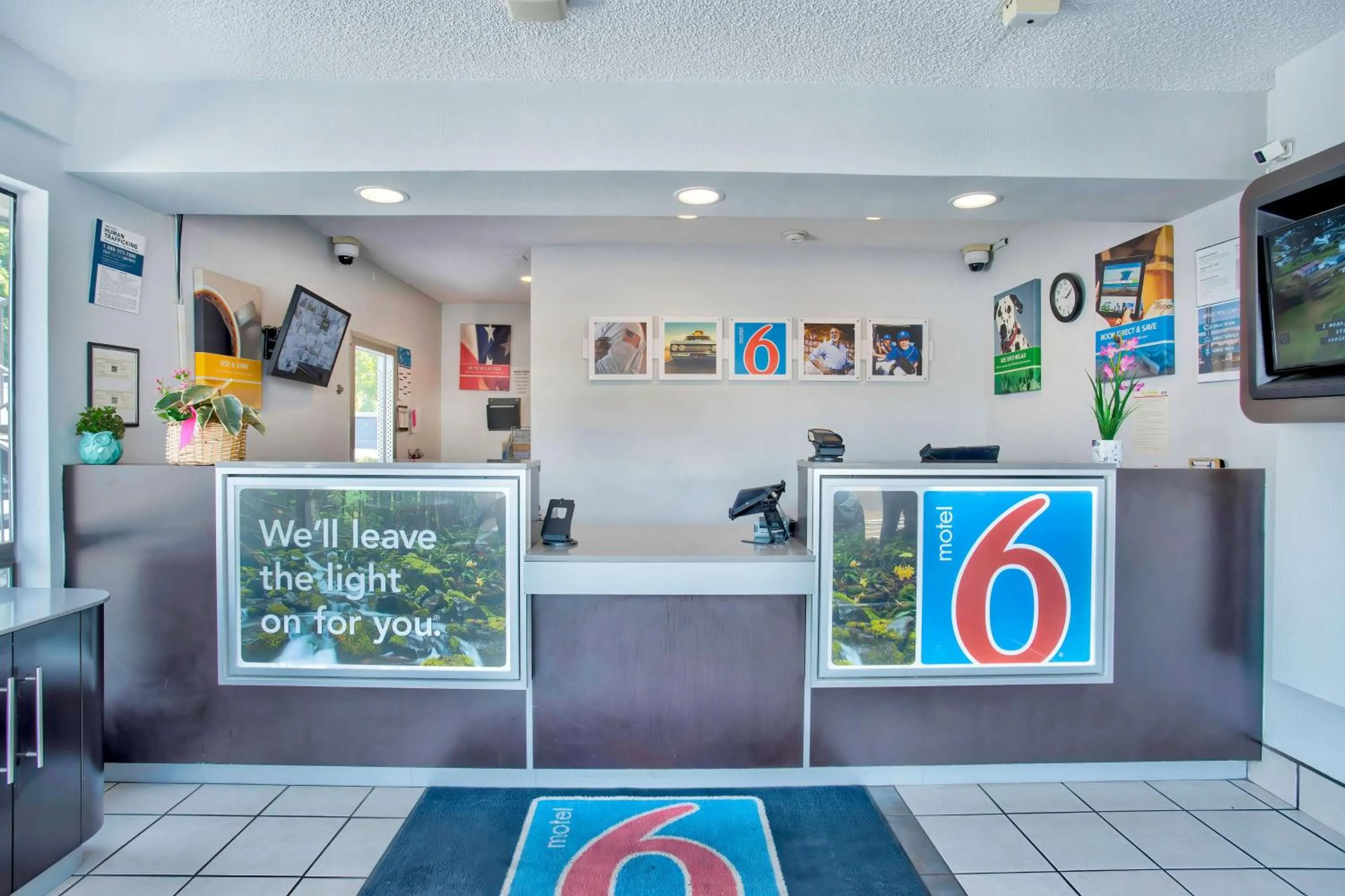 Lobby or reception in Motel 6-Salem, OR