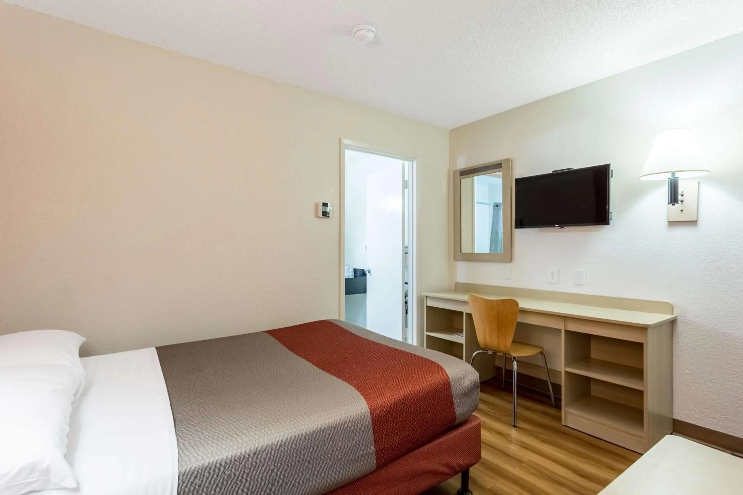 Photo of the whole room in Motel 6-Albuquerque, NM - South - Airport