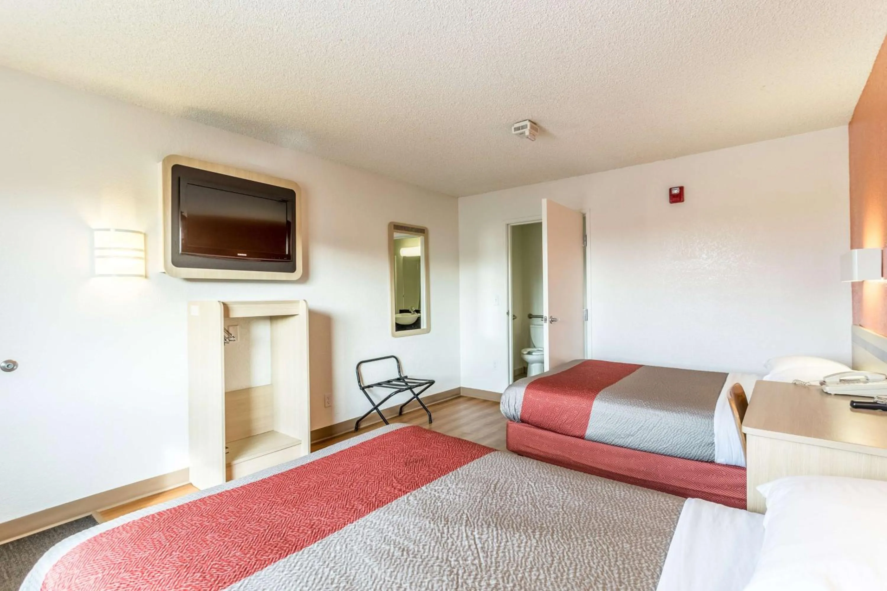 Photo of the whole room in Motel 6-Albuquerque, NM - South - Airport