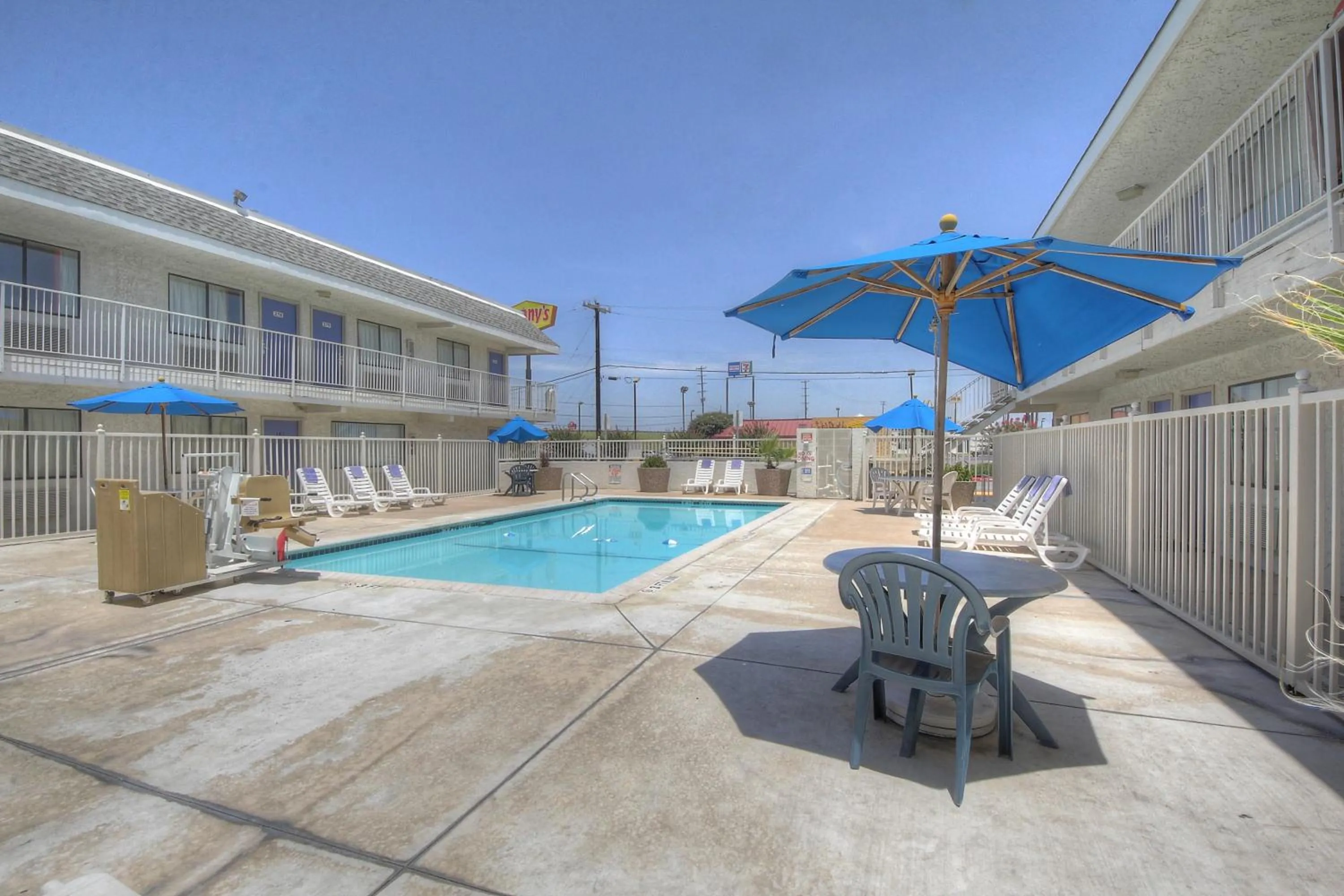 Swimming pool in Motel 6-San Antonio, TX - Fort Sam Houston