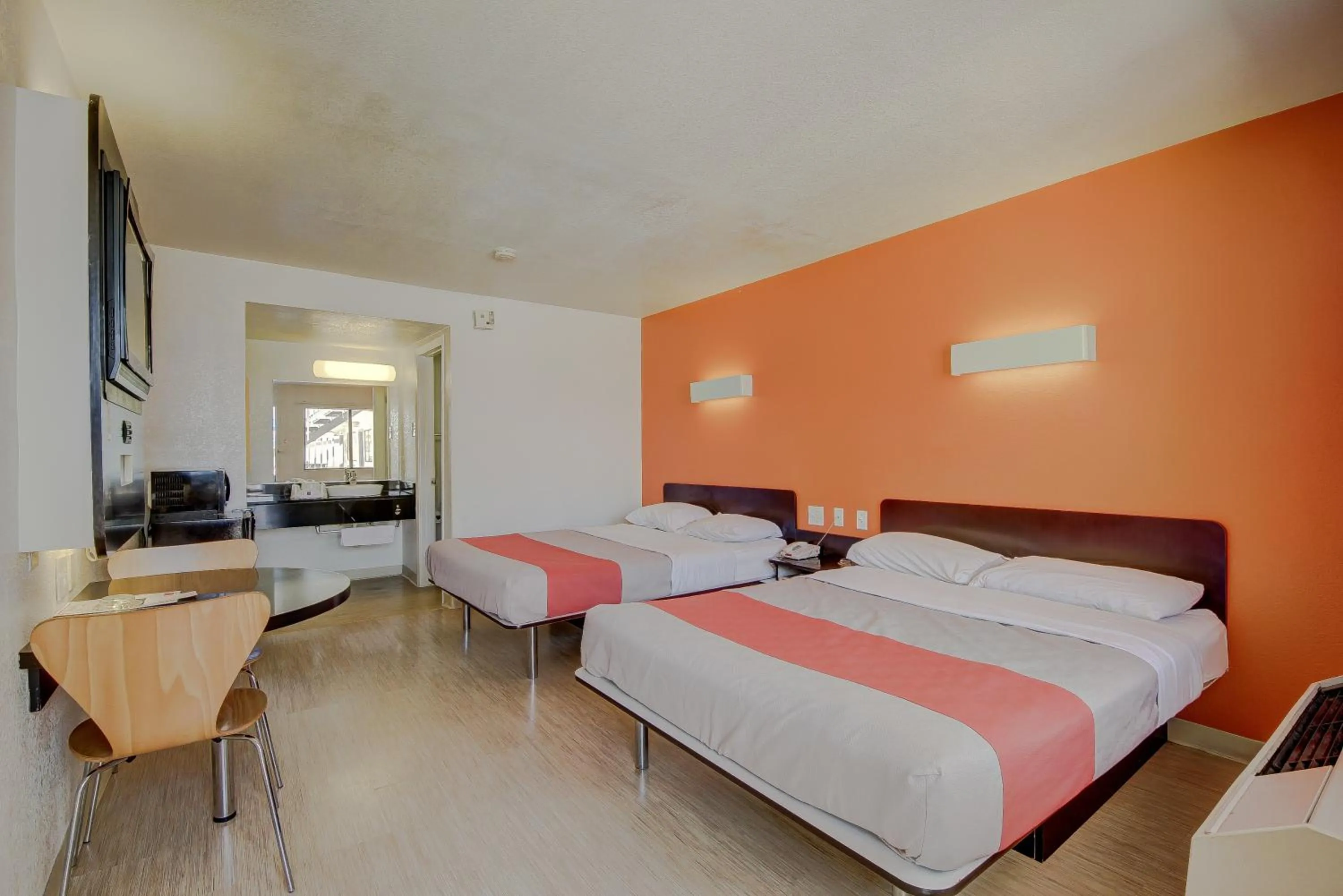 Bedroom, Bed in Motel 6-San Antonio, TX - Fort Sam Houston