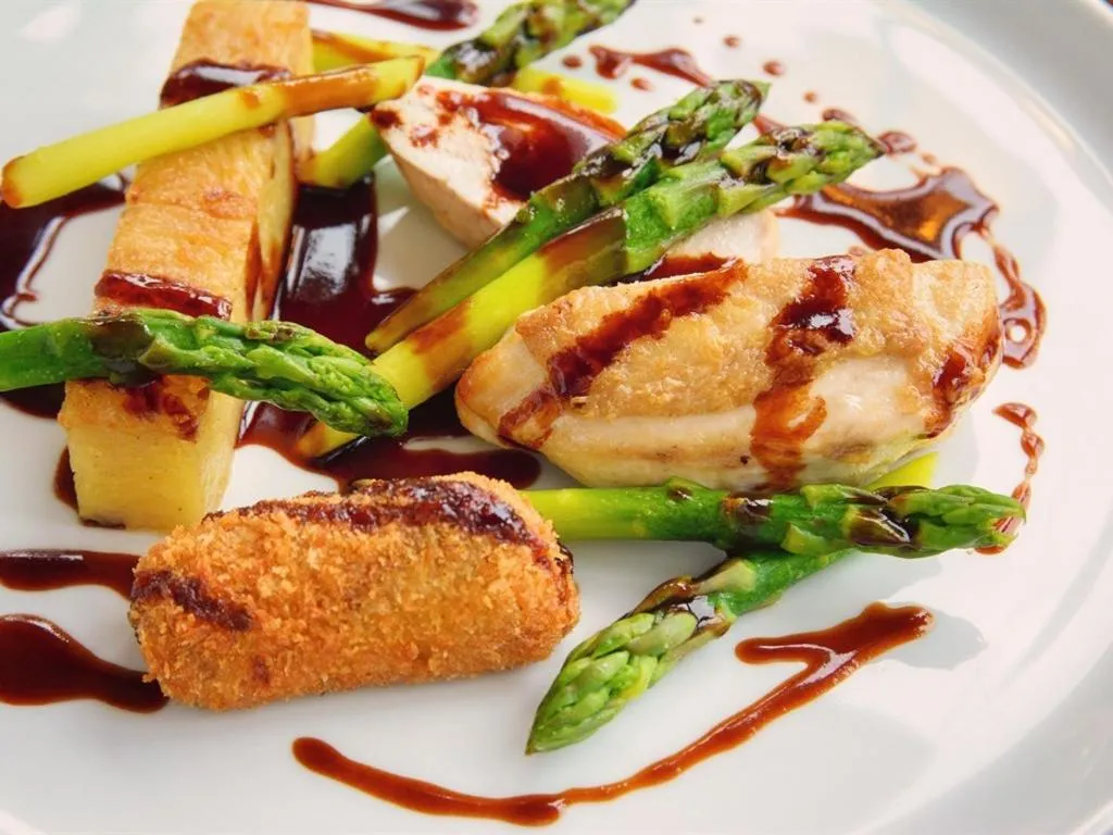 Food and drinks in Eslington Villa