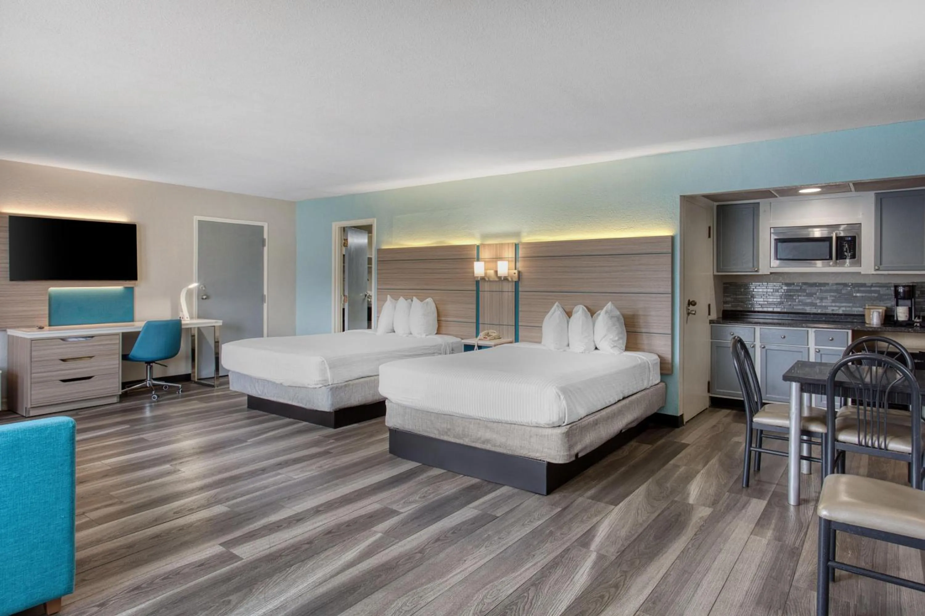 Bedroom, Bed in Best Western Executive Inn