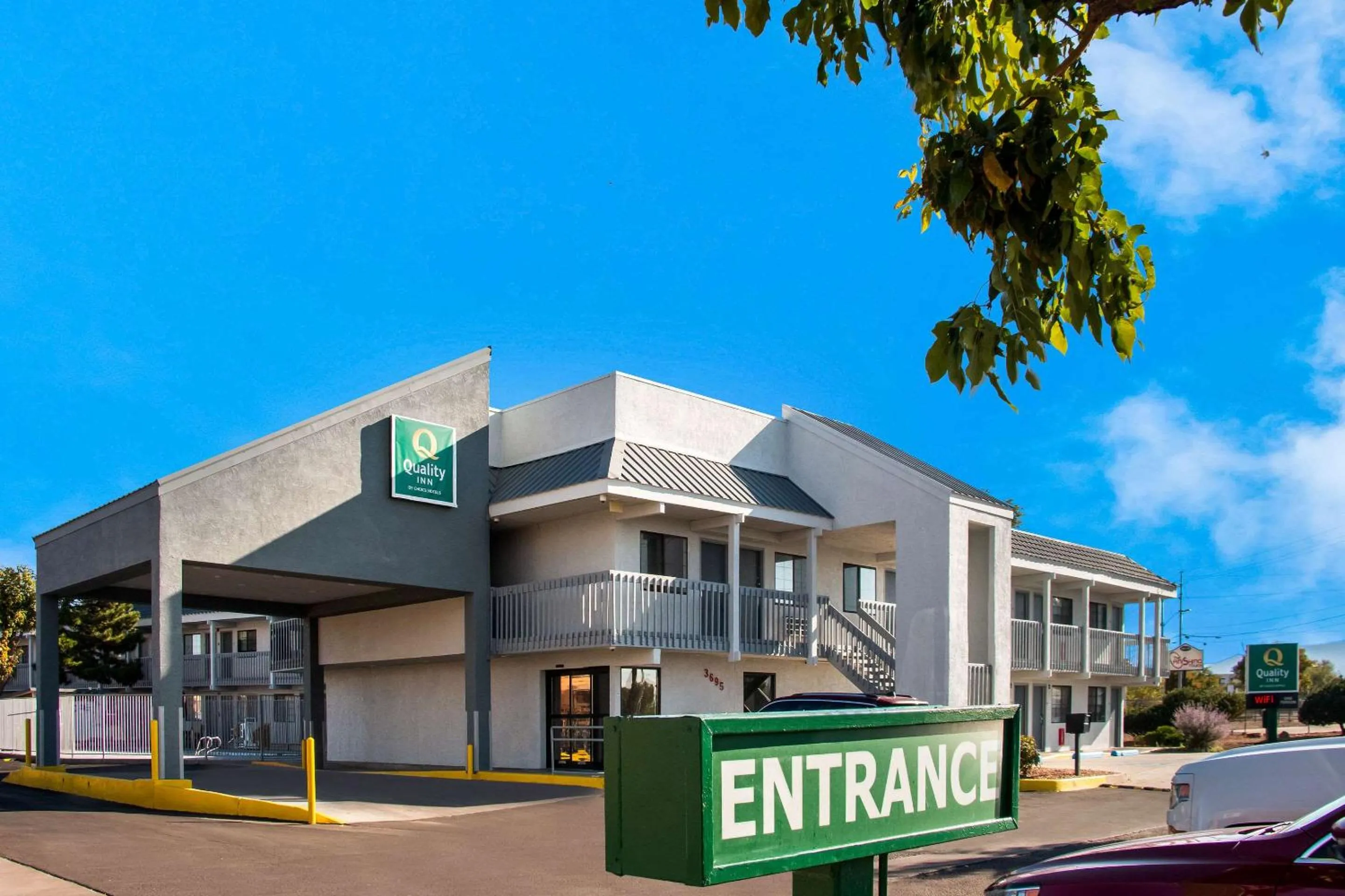 Property building in Quality Inn Santa Fe New Mexico