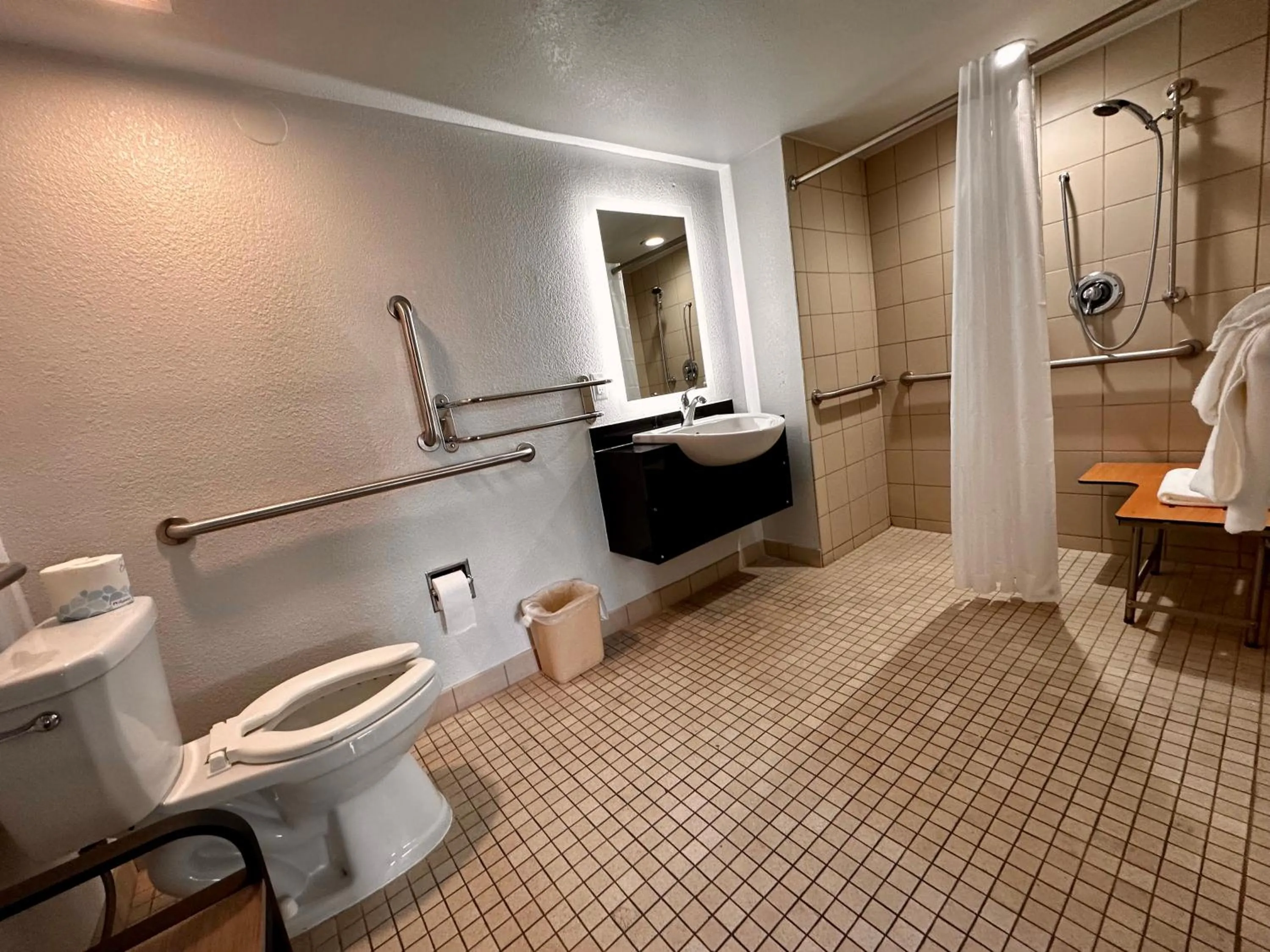 Shower in Quality Inn Santa Fe New Mexico