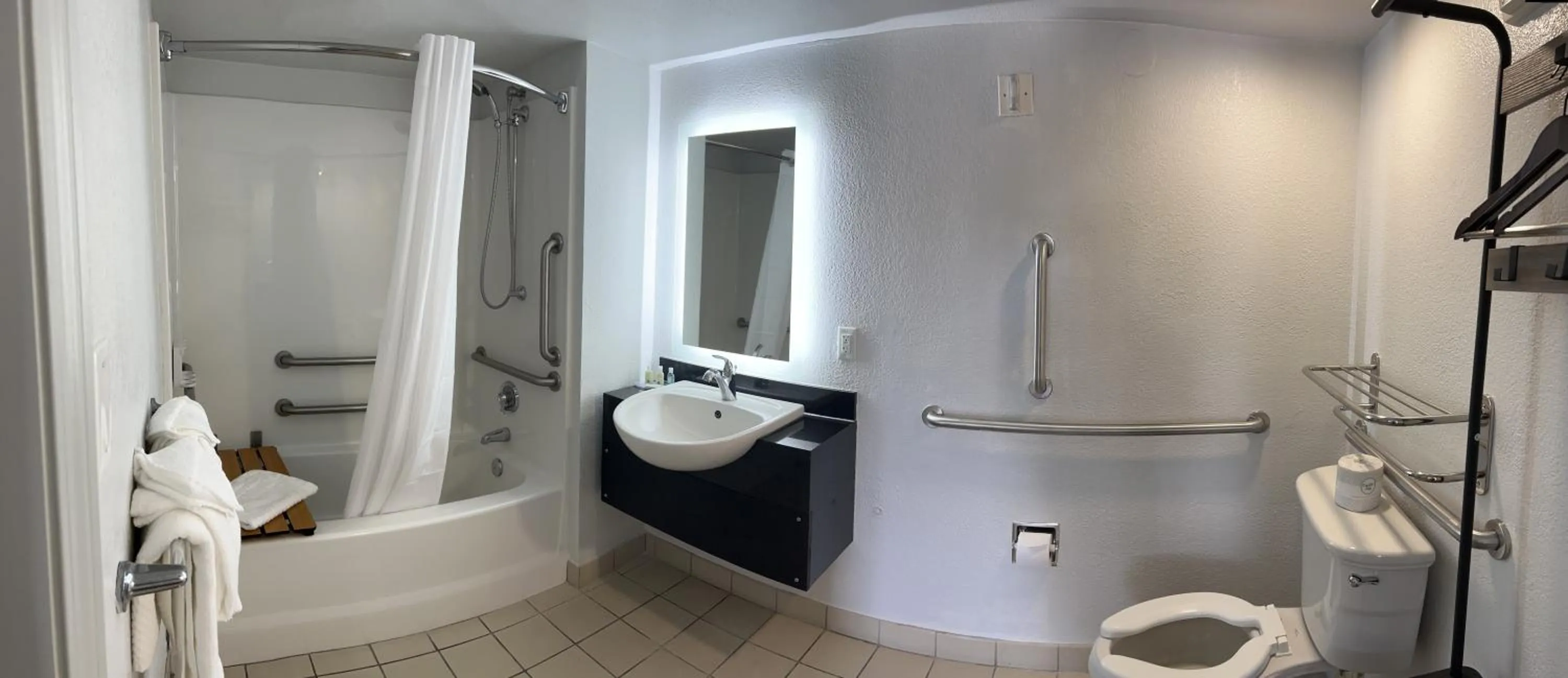 Shower in Quality Inn Santa Fe New Mexico