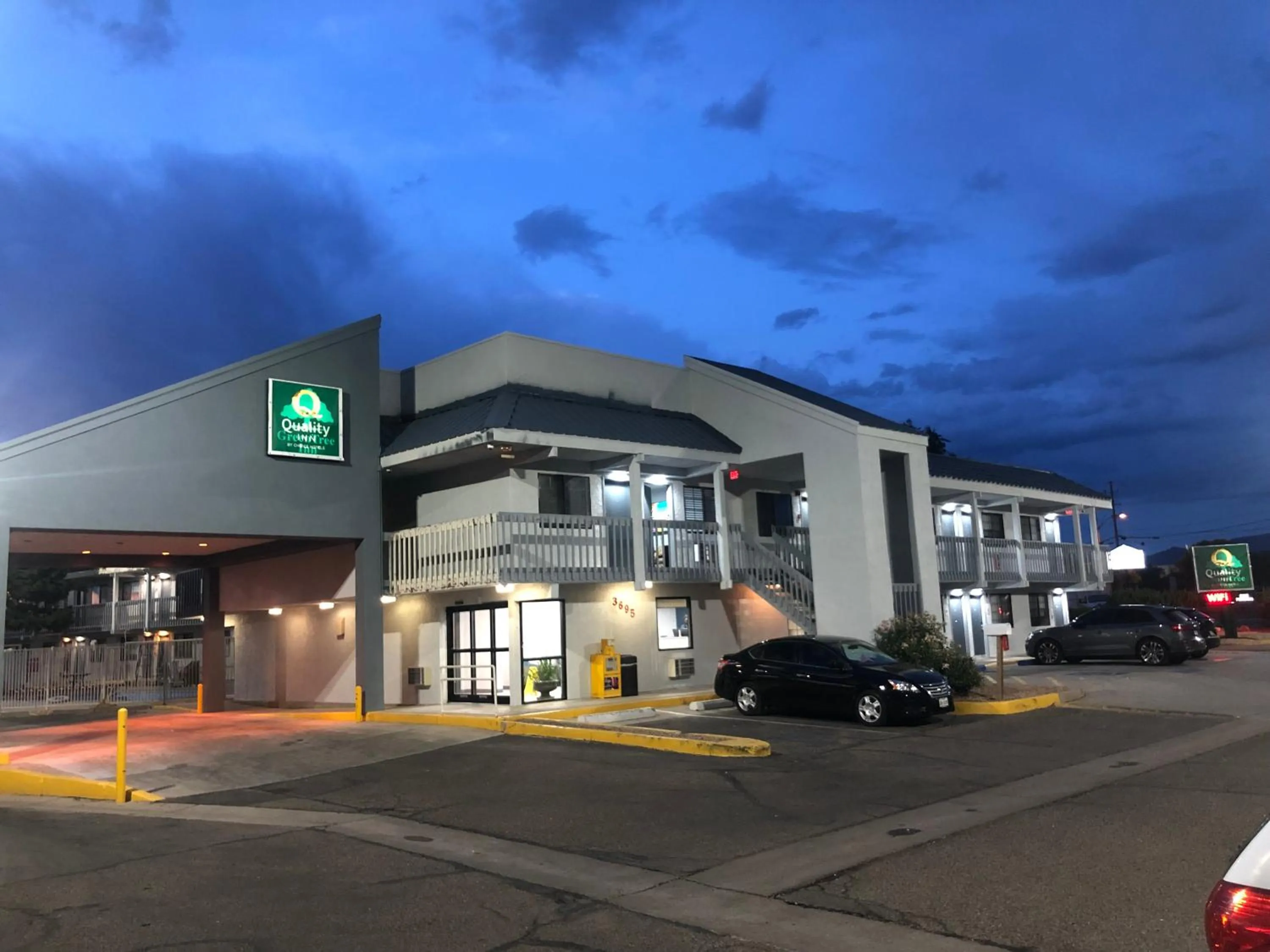 Property building in Quality Inn Santa Fe New Mexico