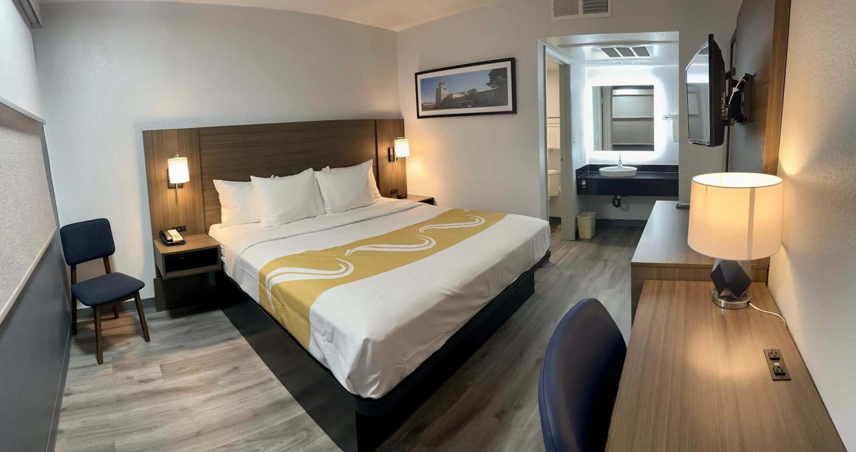 Bed in Quality Inn Santa Fe New Mexico