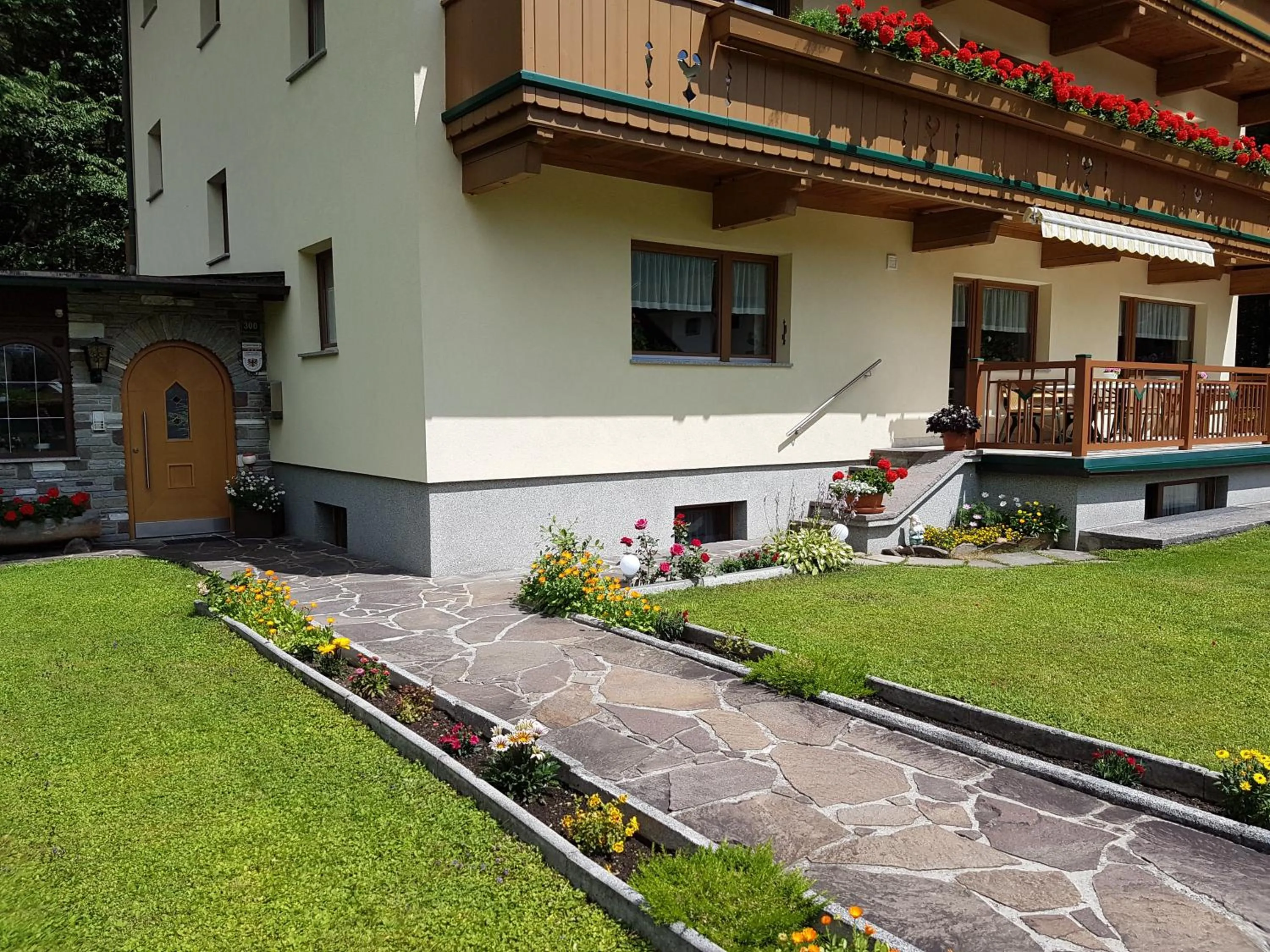 Facade/entrance in Haus Gröblacher