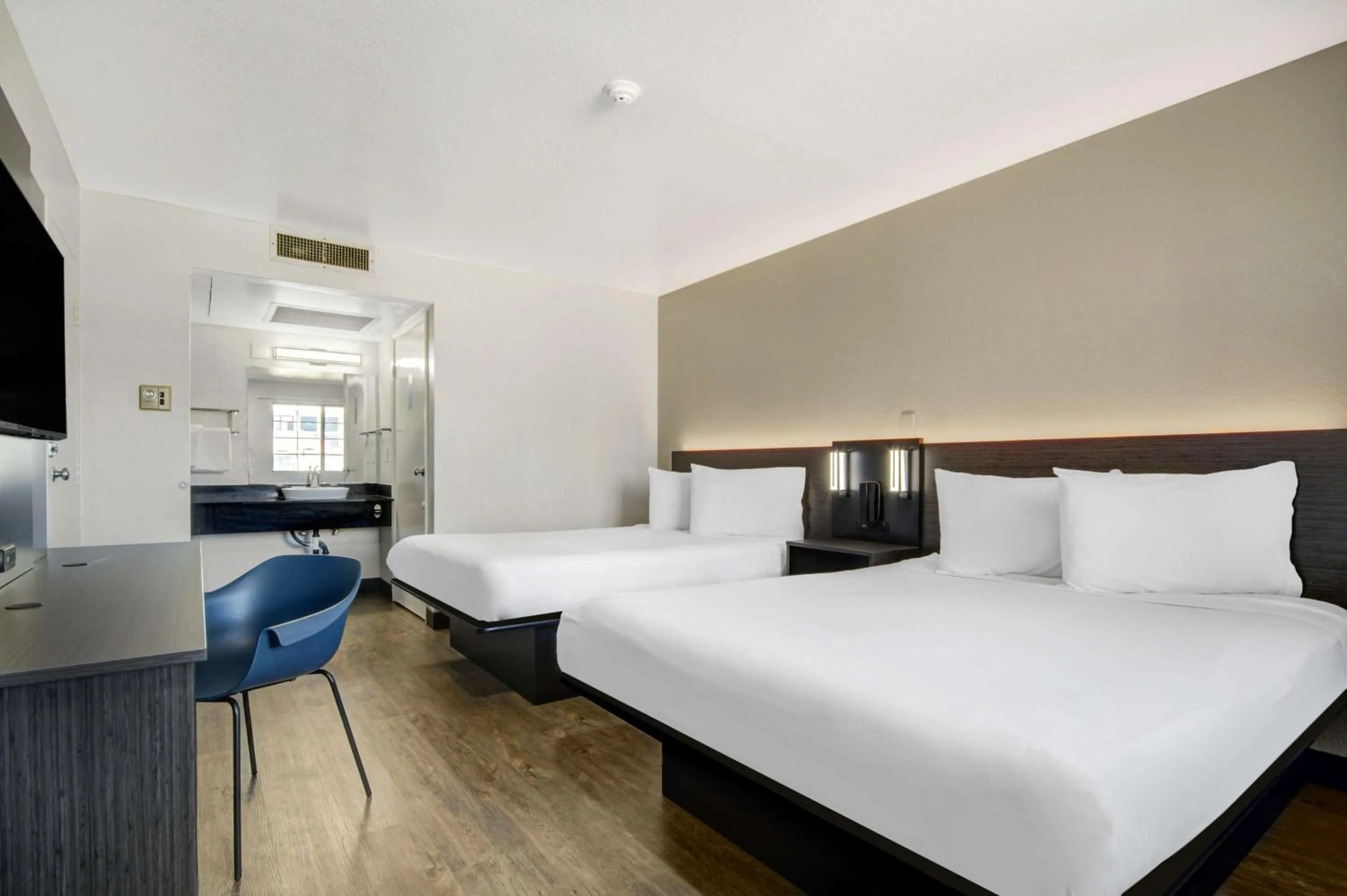 Bedroom, Bed in Motel 6-Lompoc, CA