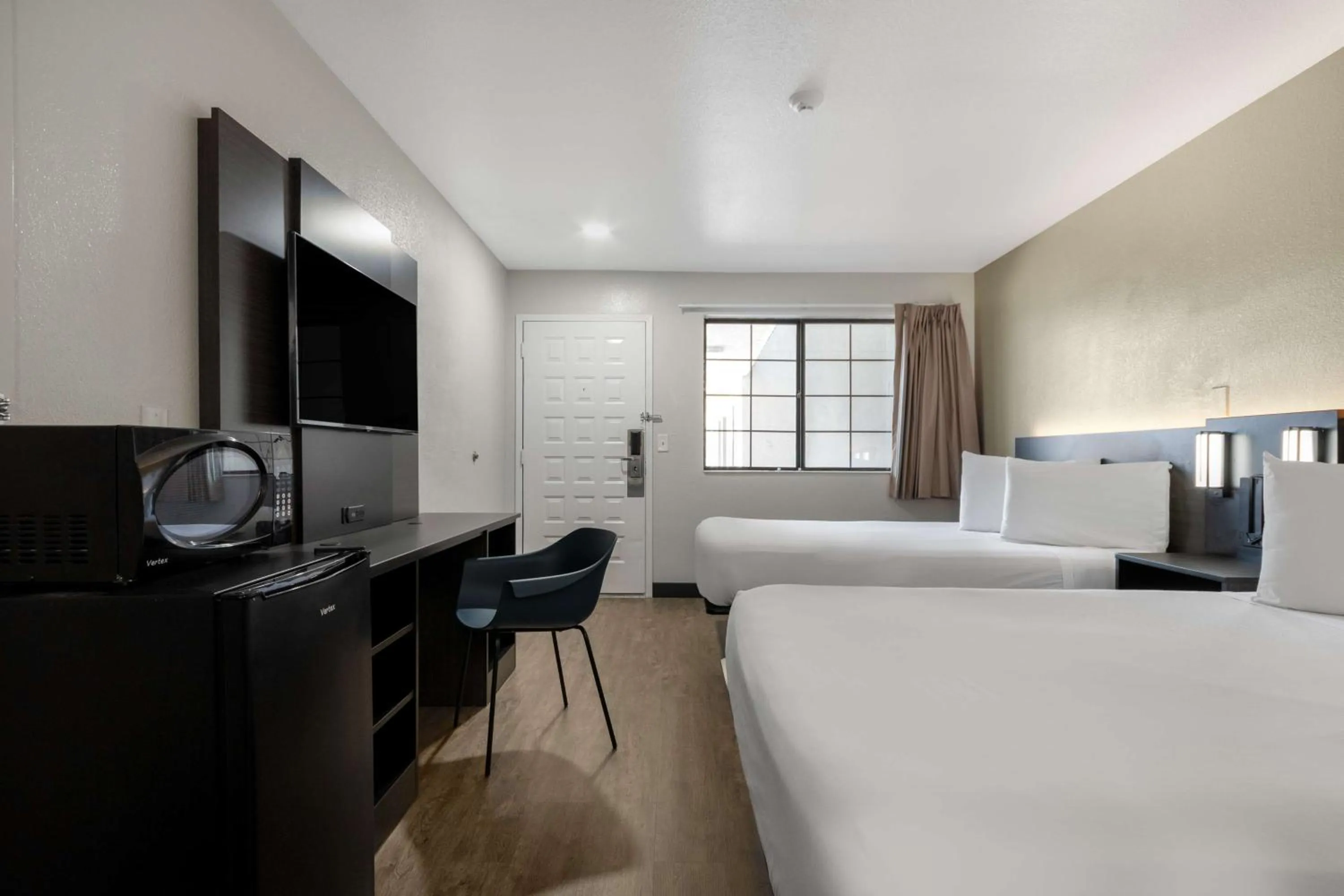 Bedroom, Bed in Motel 6-Lompoc, CA