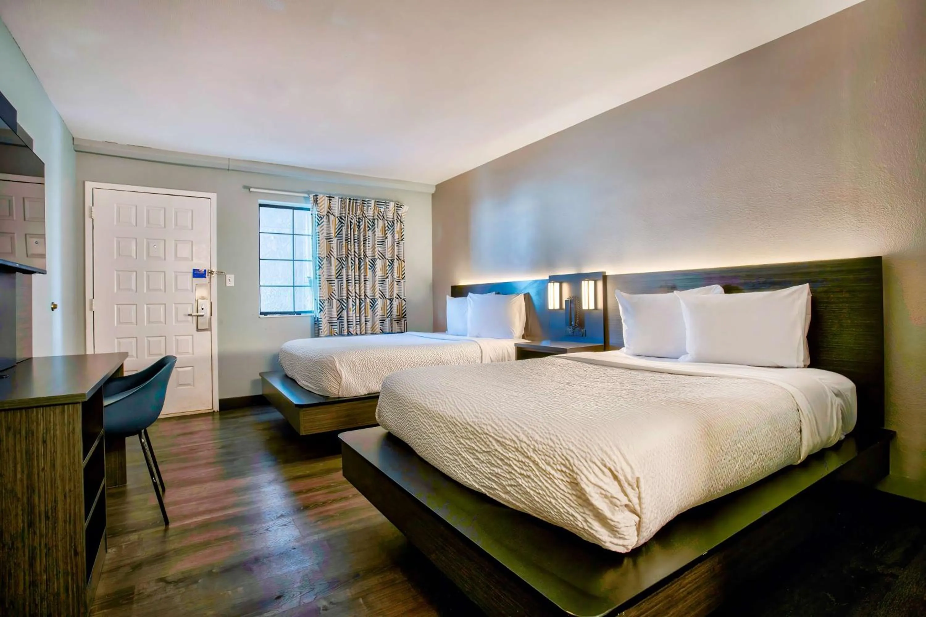 Bedroom, Bed in Motel 6-Kingman, AZ - Route 66 East