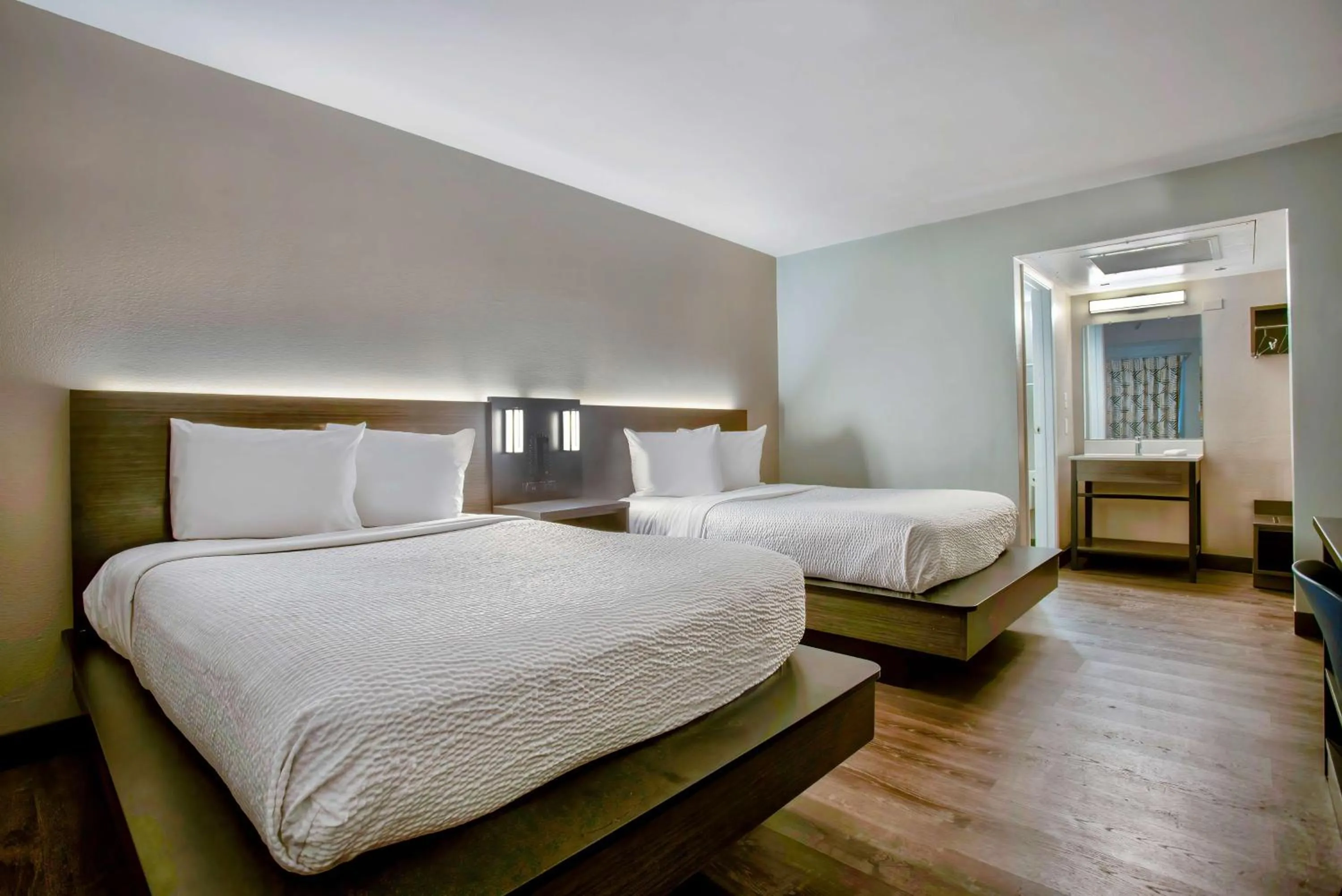 Bedroom, Bed in Motel 6-Kingman, AZ - Route 66 East