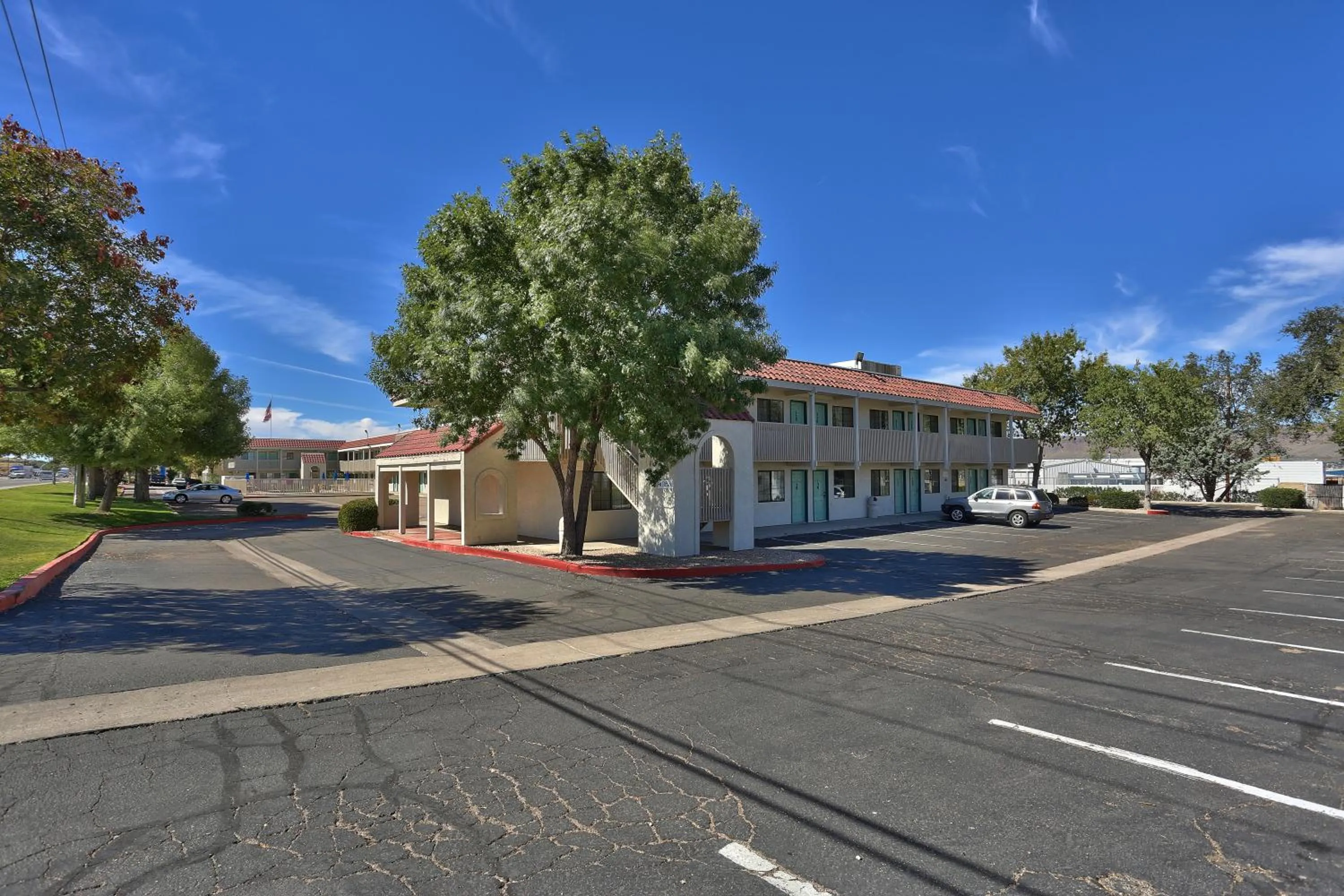 Property building in Motel 6-Kingman, AZ - Route 66 East