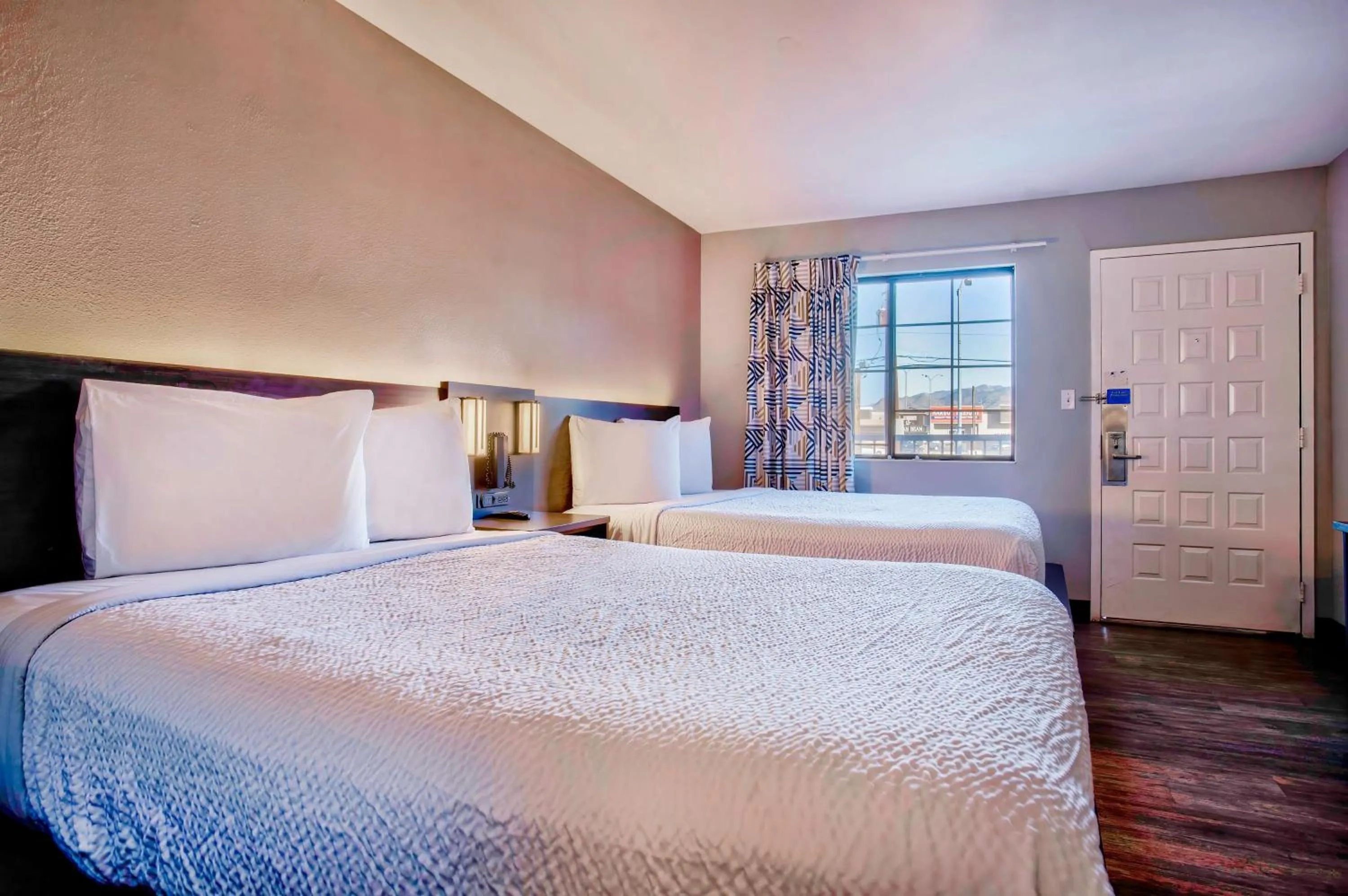 Bedroom, Bed in Motel 6-Kingman, AZ - Route 66 East