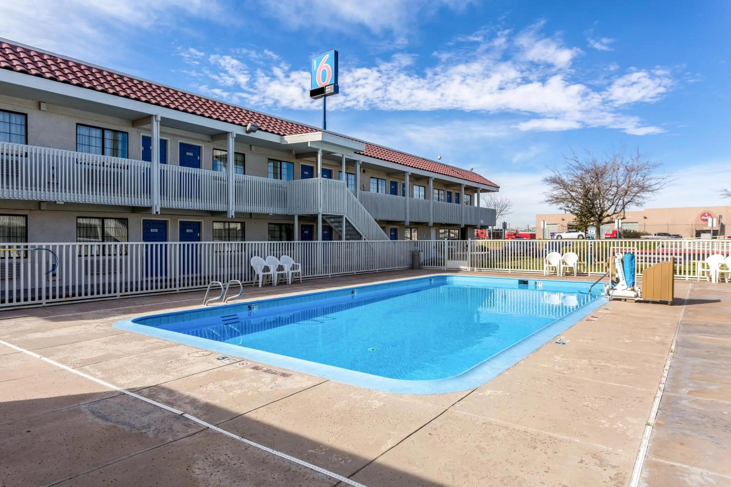 Swimming pool in Motel 6-El Paso, TX - East