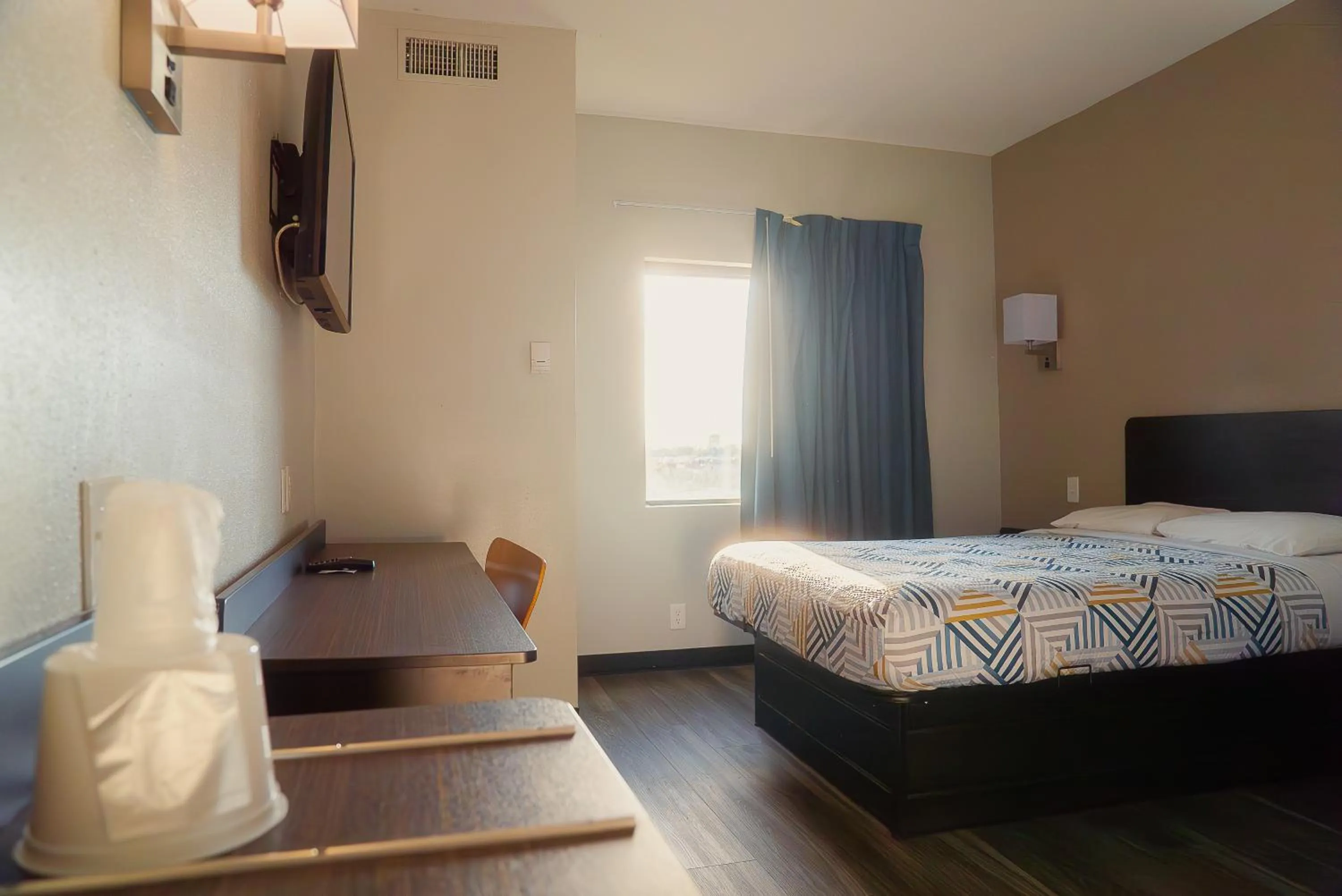 Bed in Motel 6-Caseyville, IL - Caseyville Il