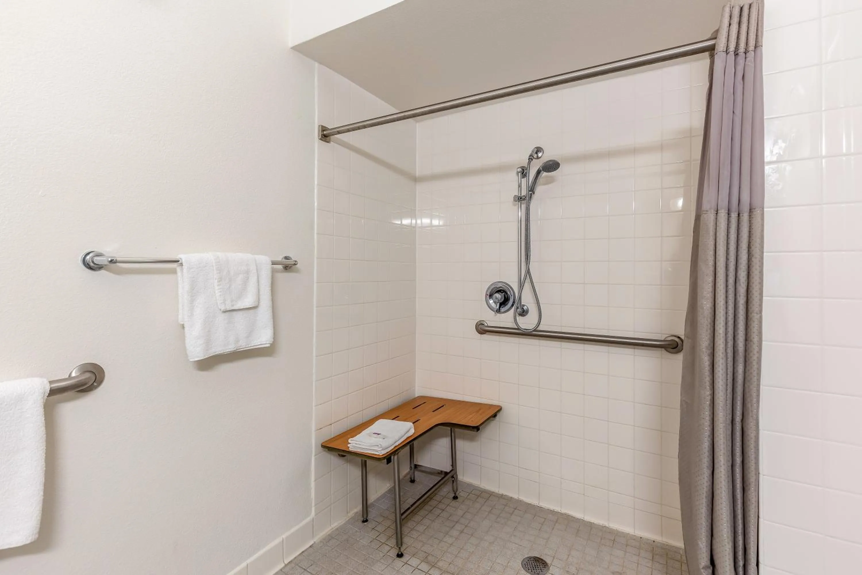 Shower in Motel 6-Caseyville, IL - Caseyville Il