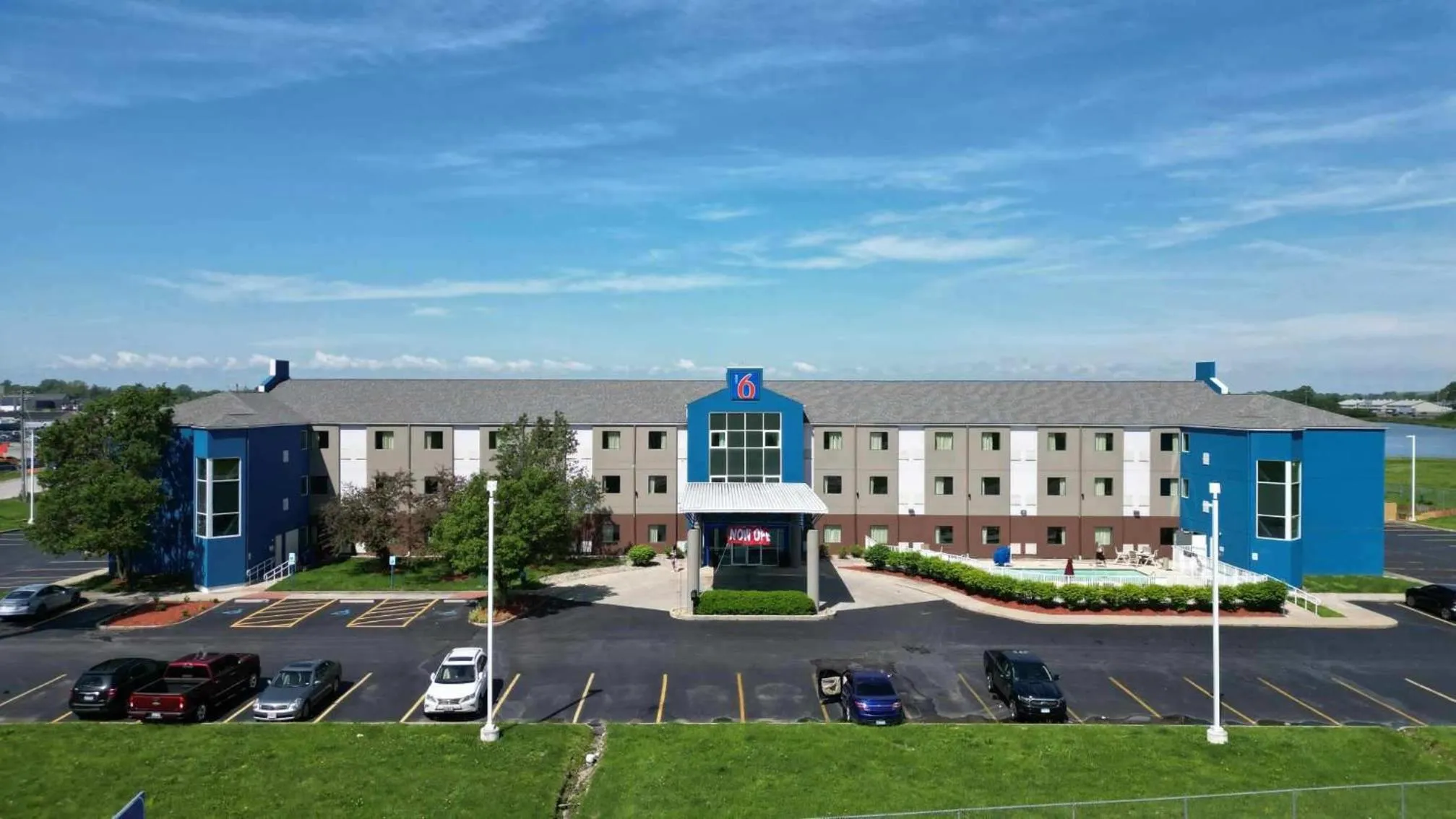 Property building in Motel 6-Caseyville, IL - Caseyville Il
