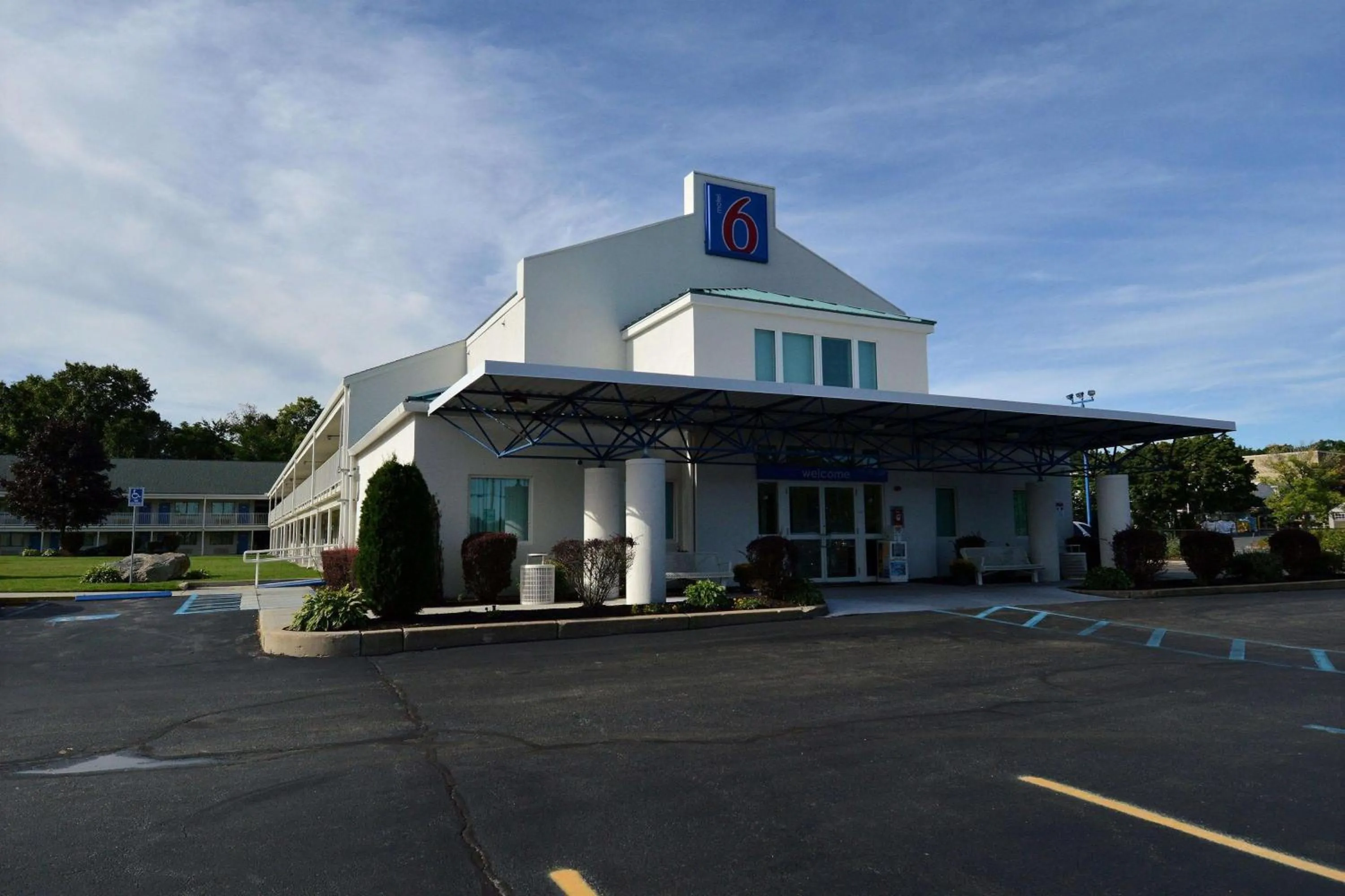 Property building in Motel 6-Tewksbury, MA - Boston