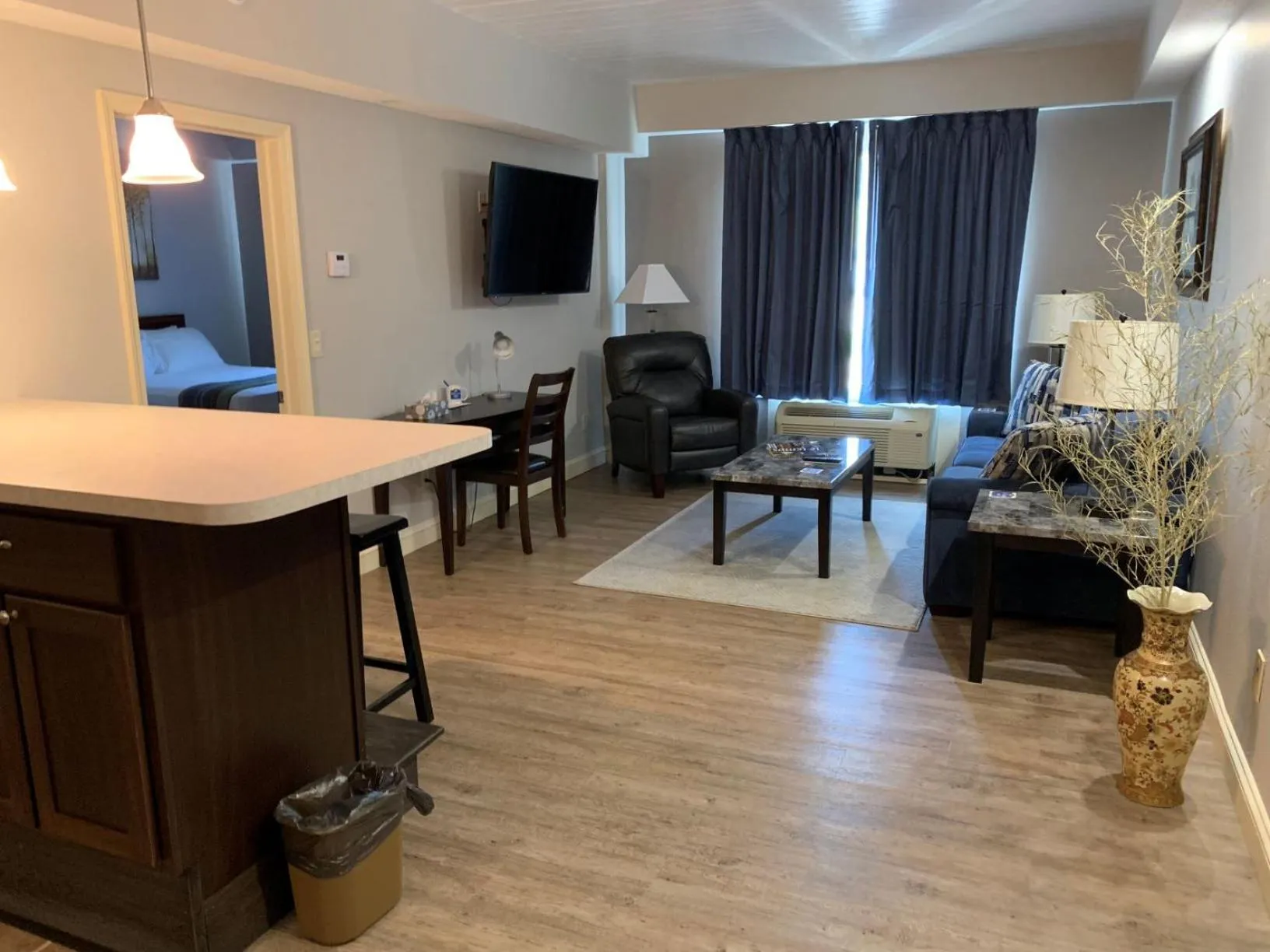 Living room in McCoy's Inn