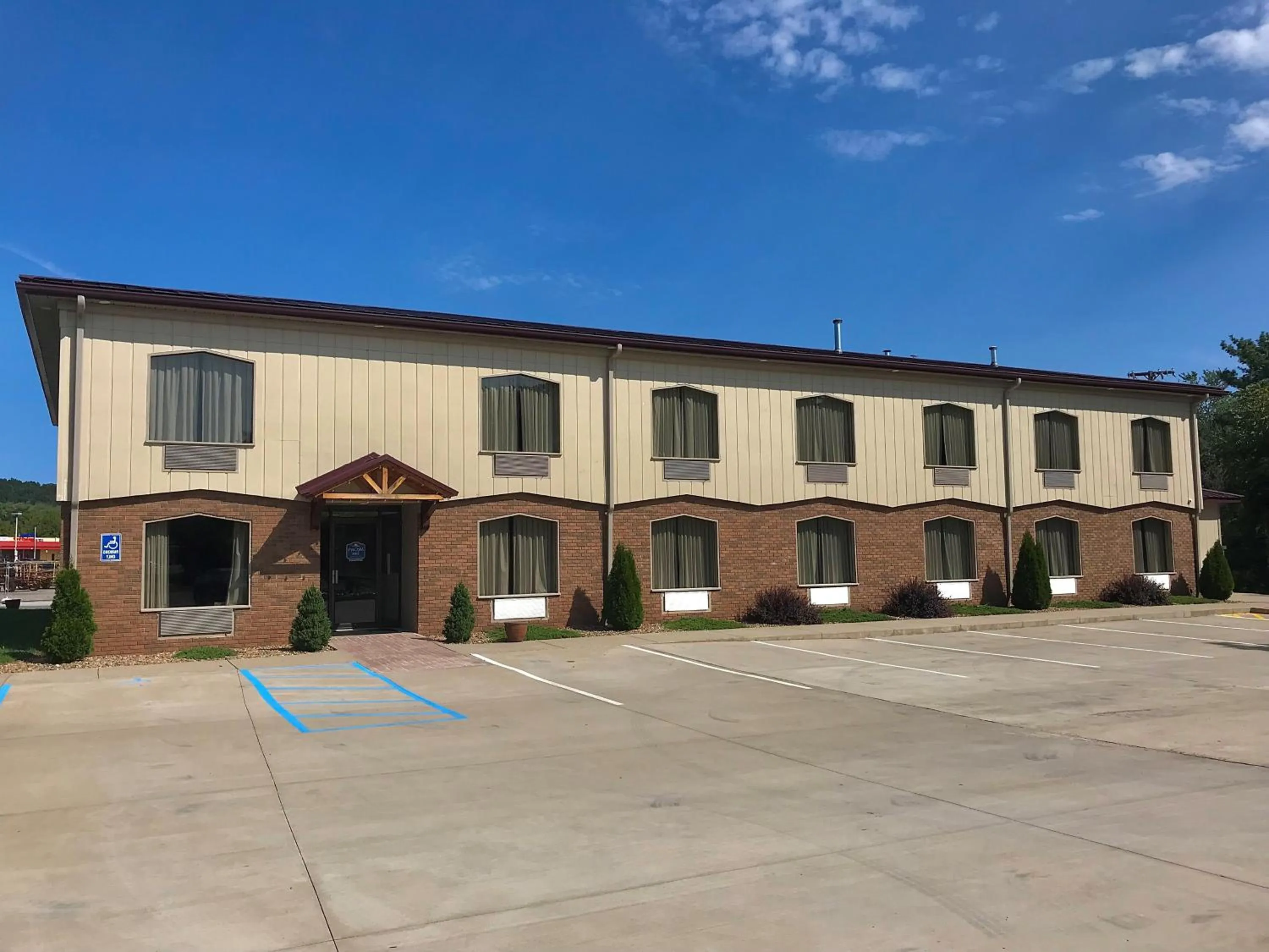 Property building in McCoy's Inn