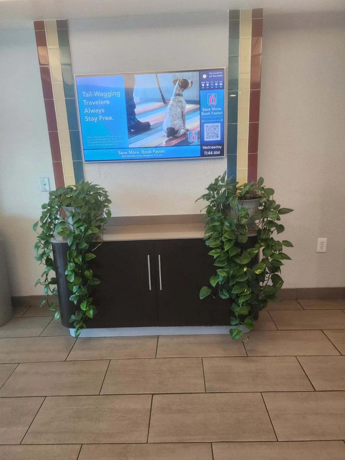 Coffee/tea facilities in Motel 6-West Des Moines, IA