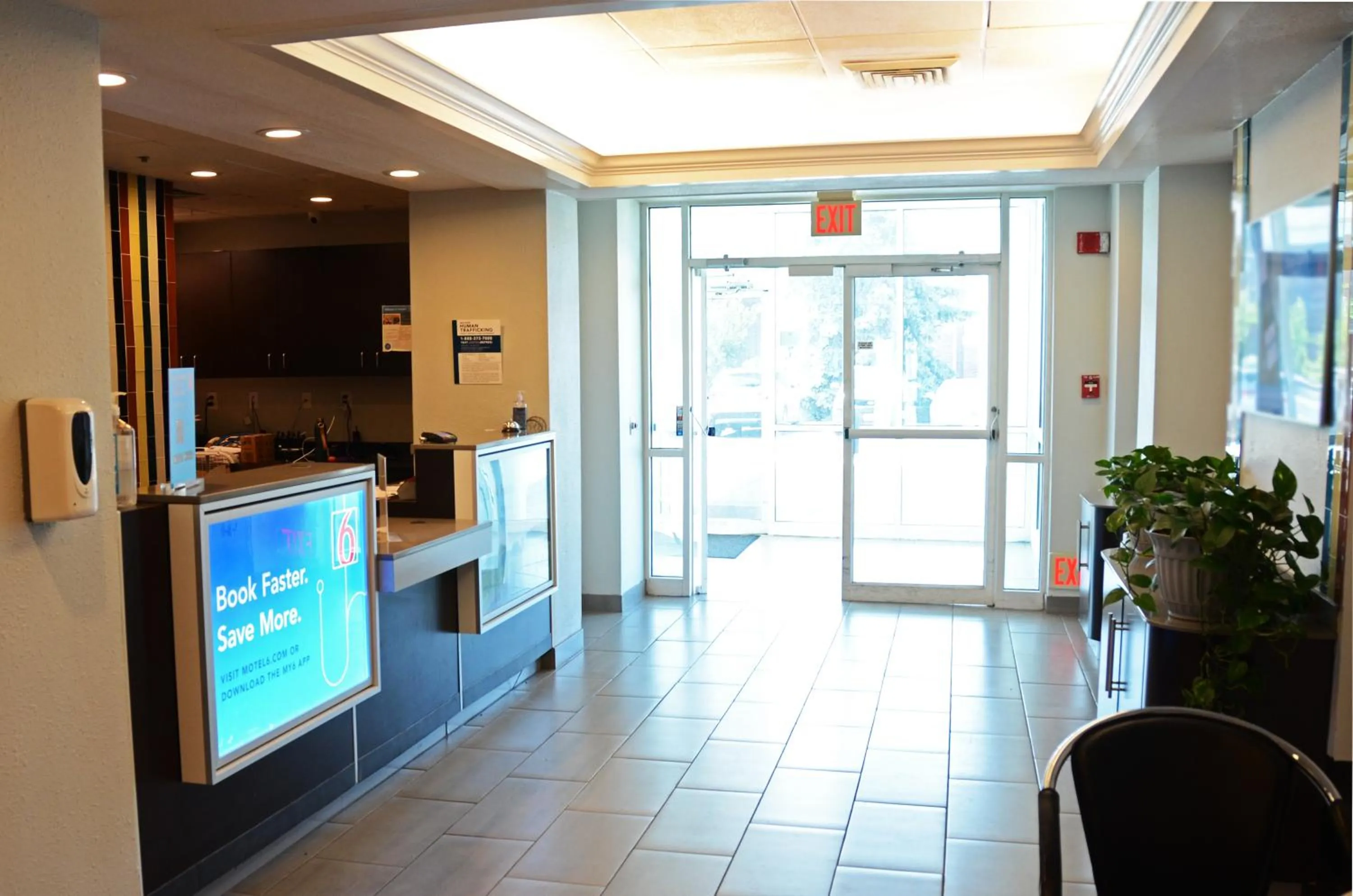 Lobby or reception in Motel 6-West Des Moines, IA