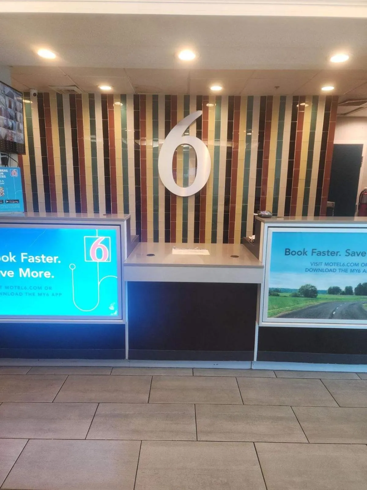 Lobby or reception in Motel 6-West Des Moines, IA