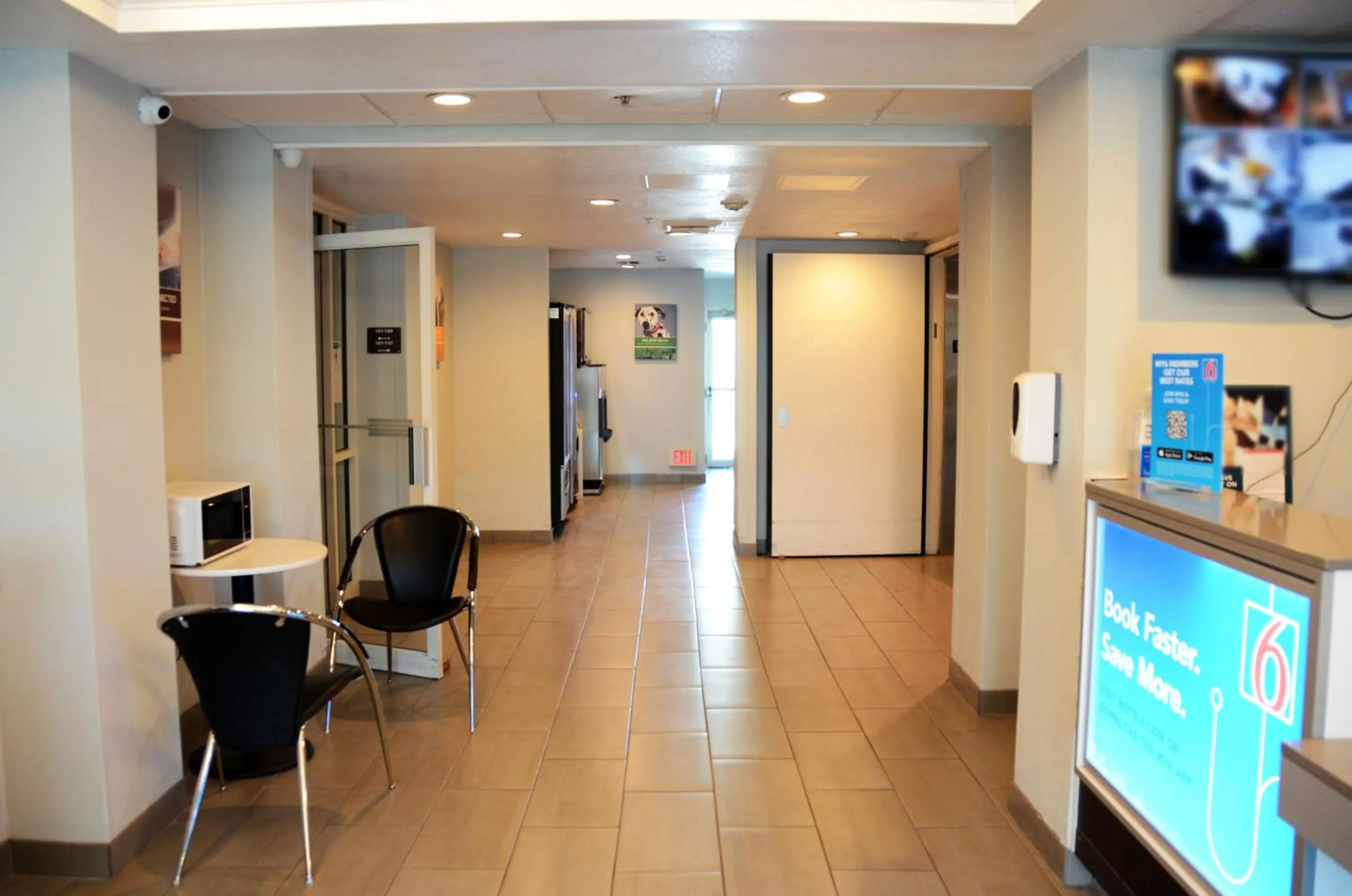 Lobby or reception in Motel 6-West Des Moines, IA