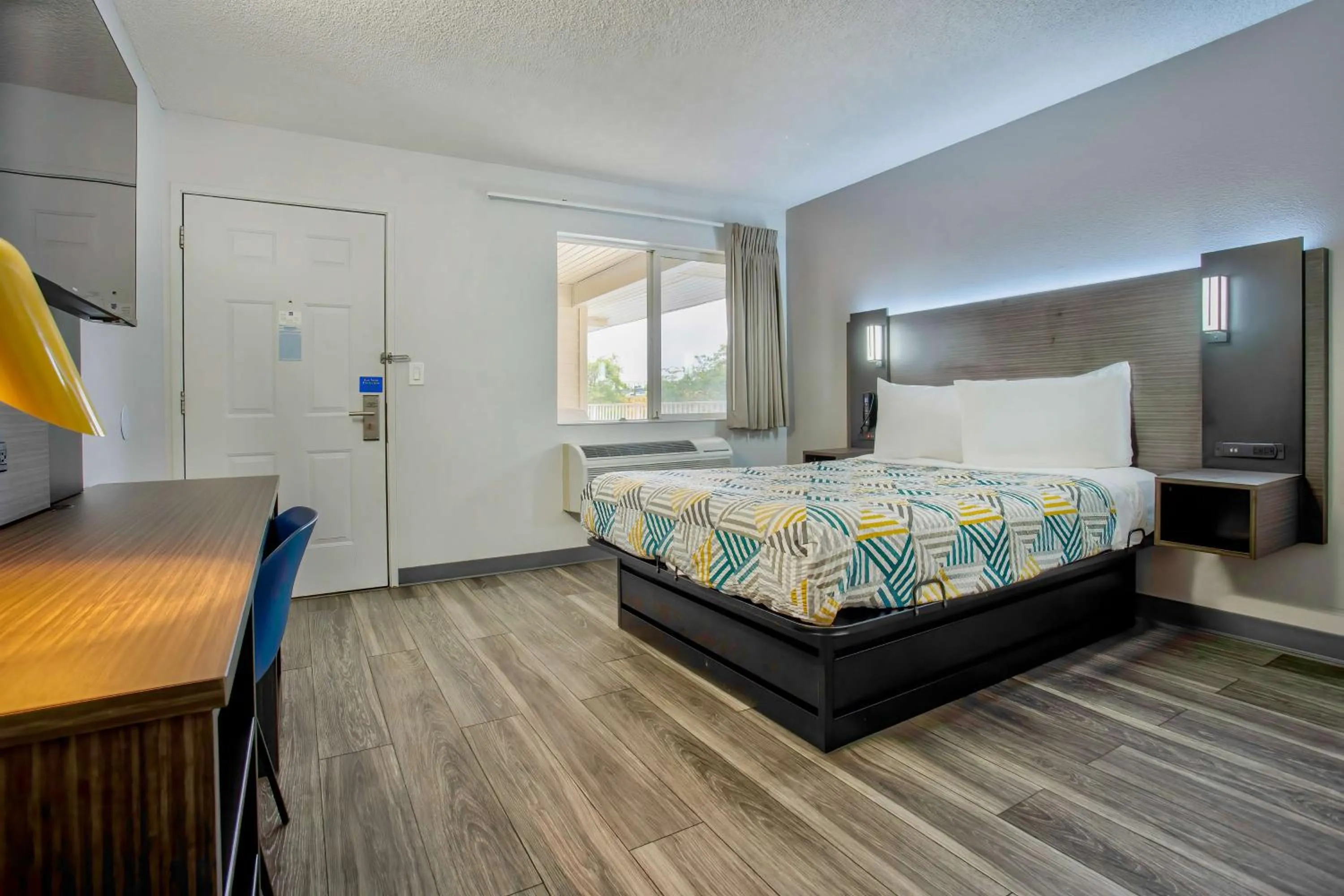 Bedroom, Bed in Motel 6-Richland, WA - Kennewick