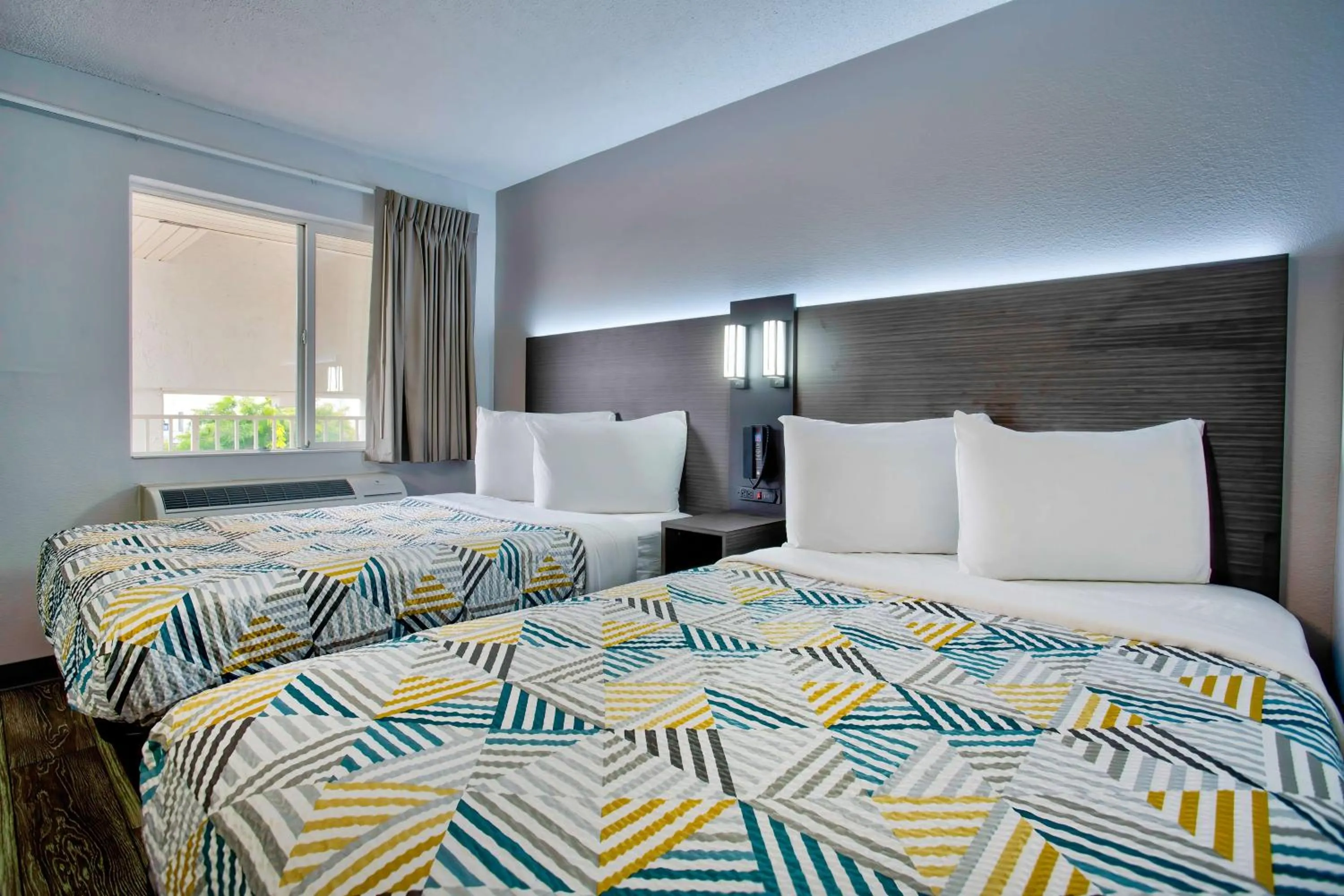 Bedroom, Bed in Motel 6-Richland, WA - Kennewick