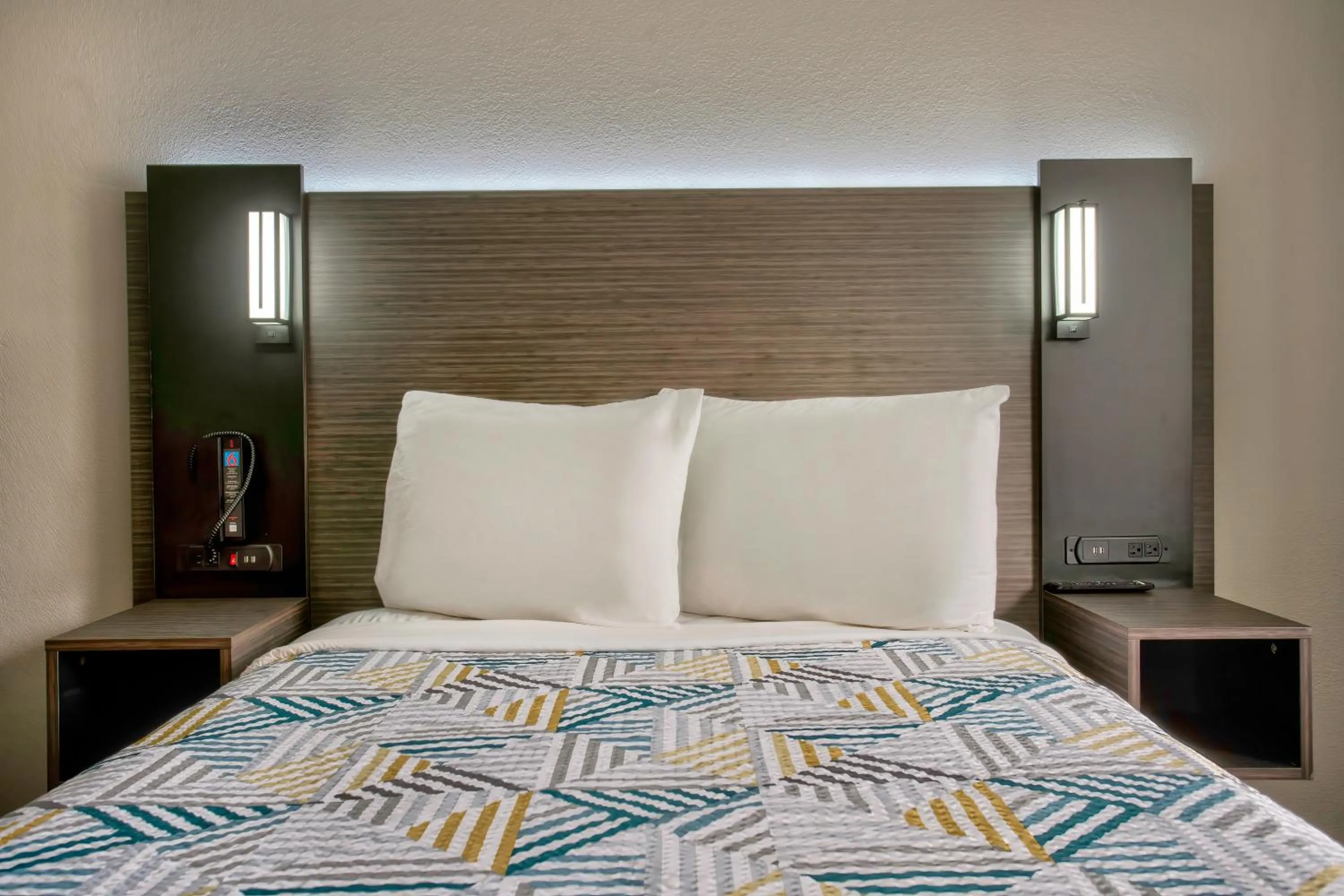 Bedroom, Bed in Motel 6-Richland, WA - Kennewick