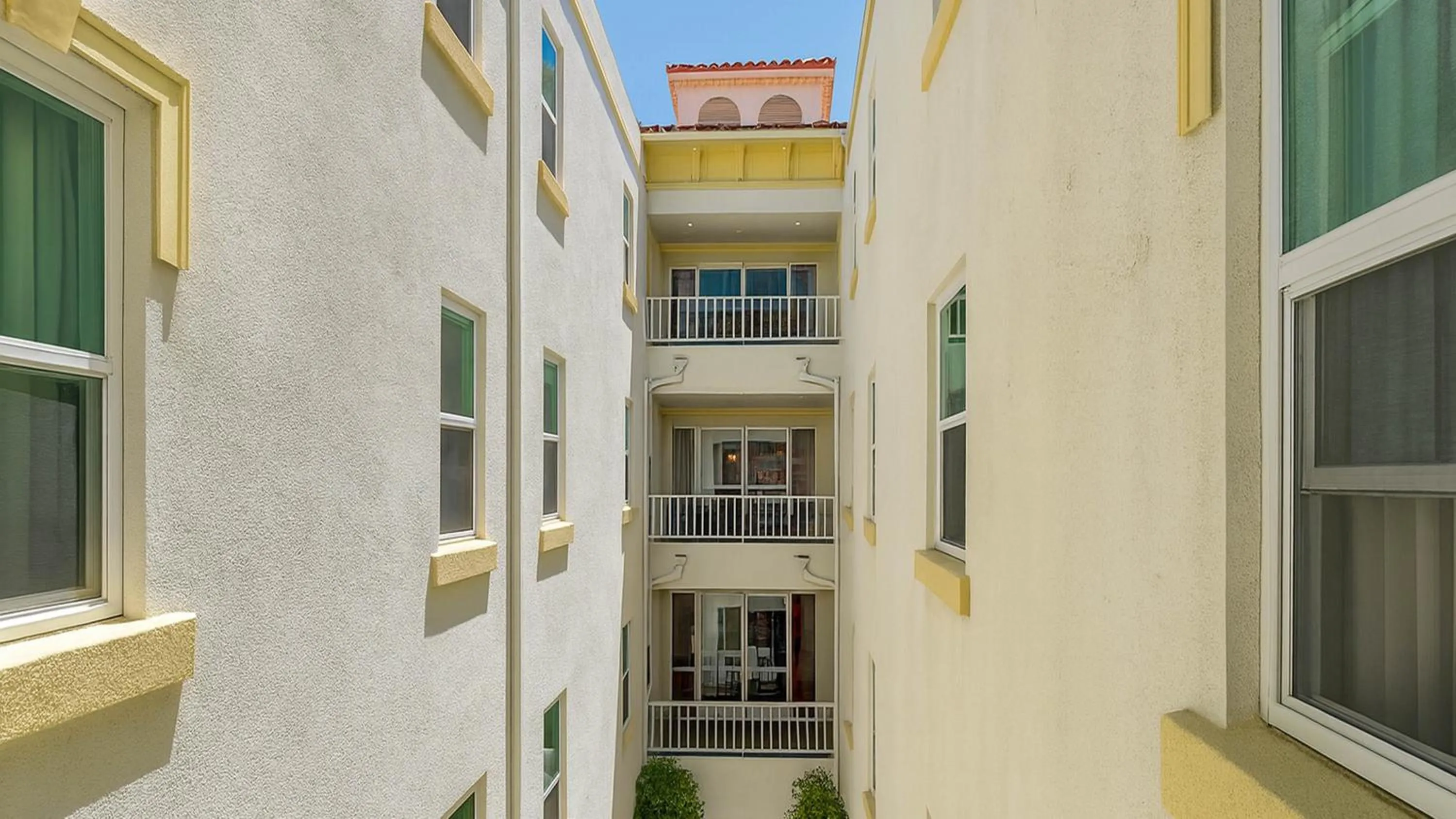 Balcony/Terrace in Motel 6-San Diego, CA - Downtown