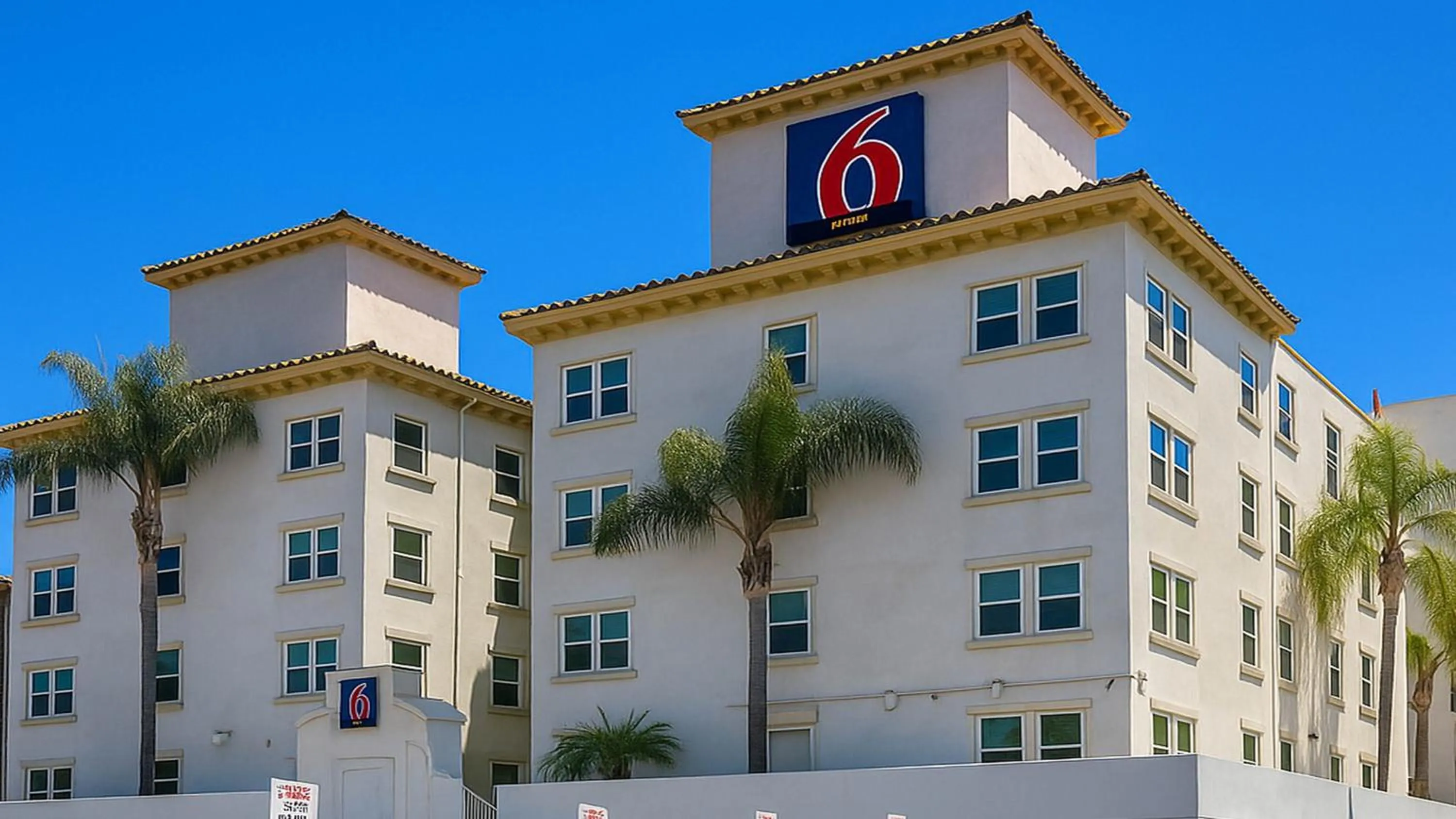 Property building in Motel 6-San Diego, CA - Downtown