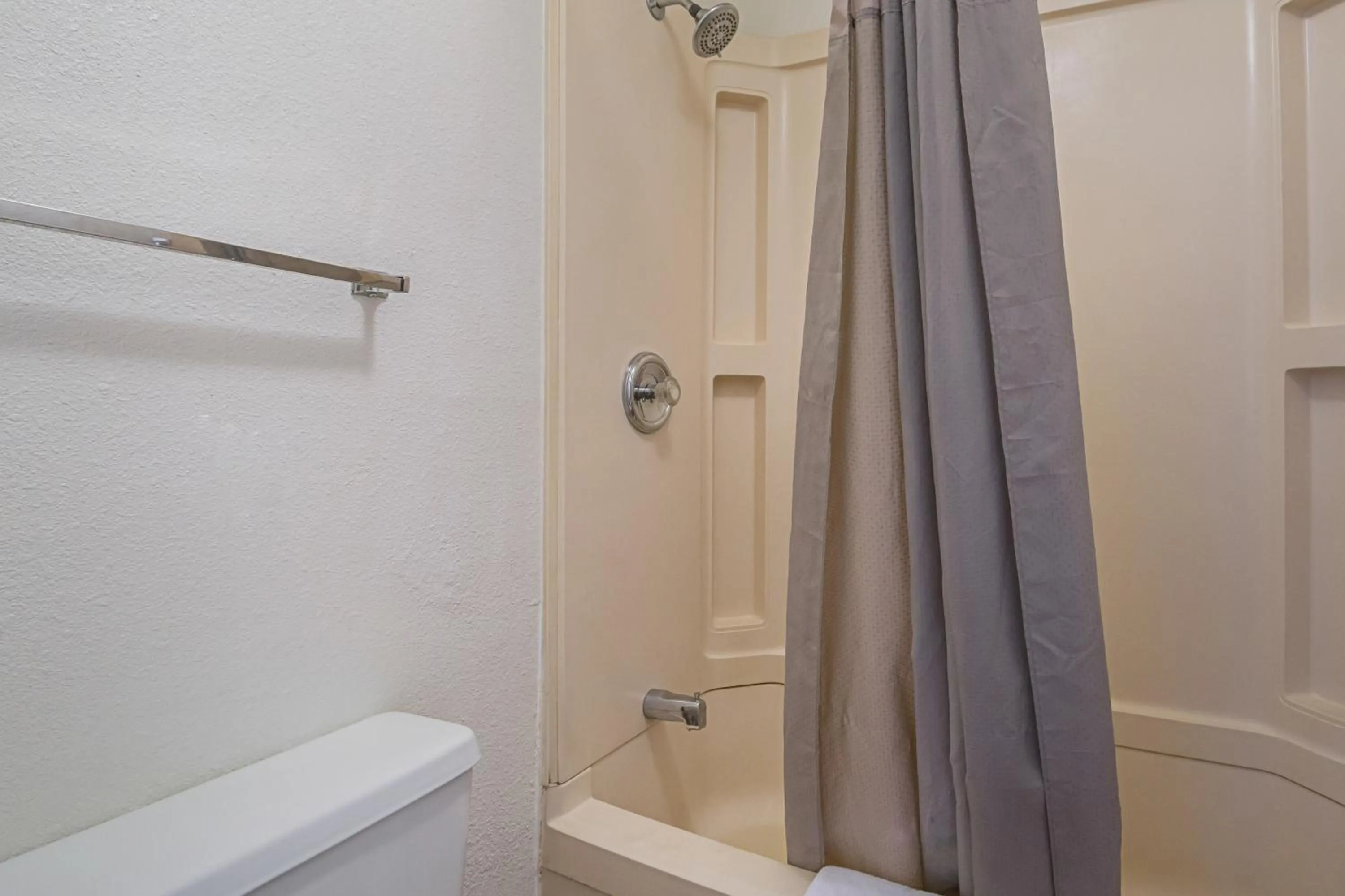 Bathroom in Motel 6-Knoxville, TN - North