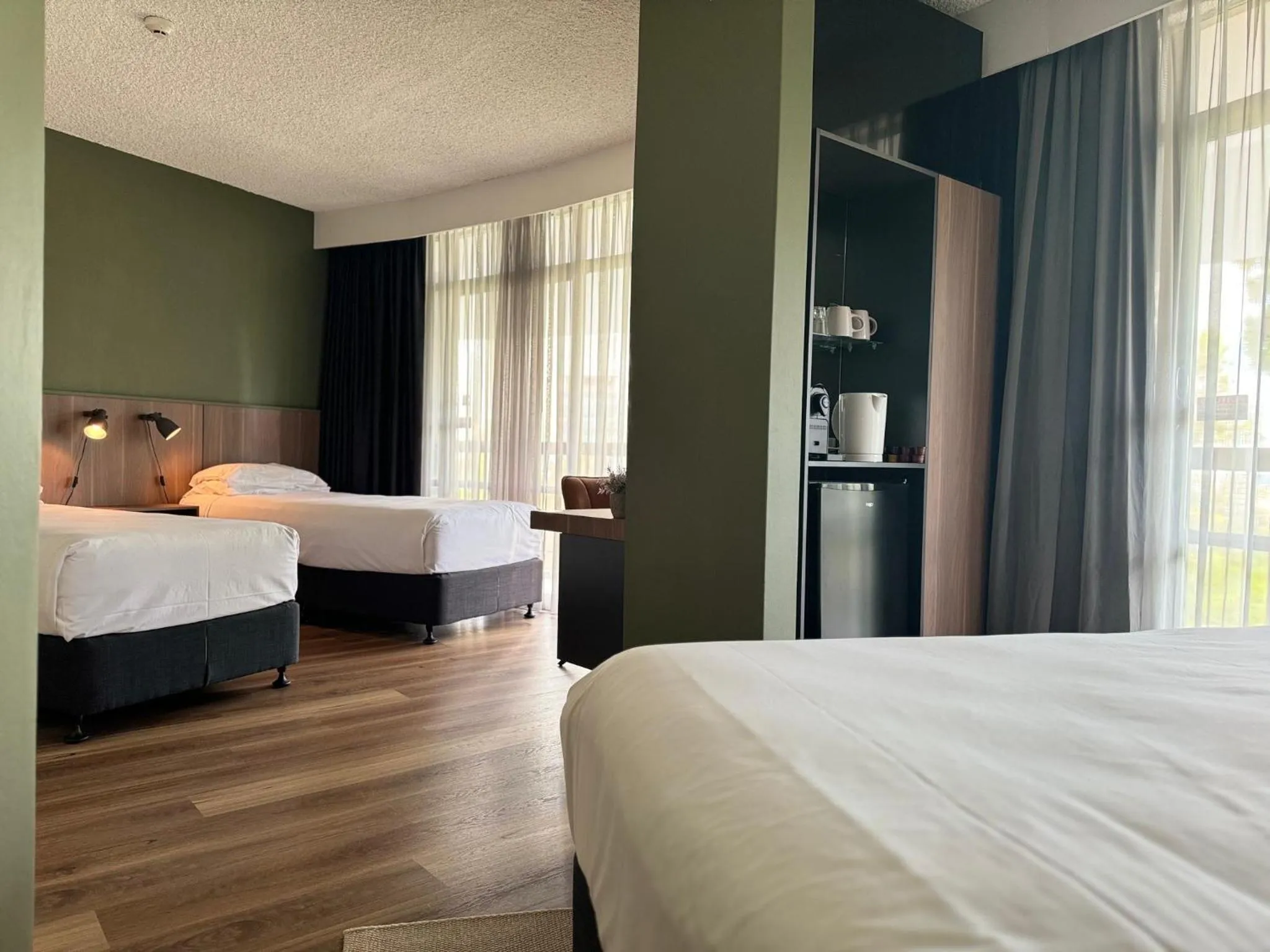 Bedroom, Bed in Madison Tower Mill Hotel