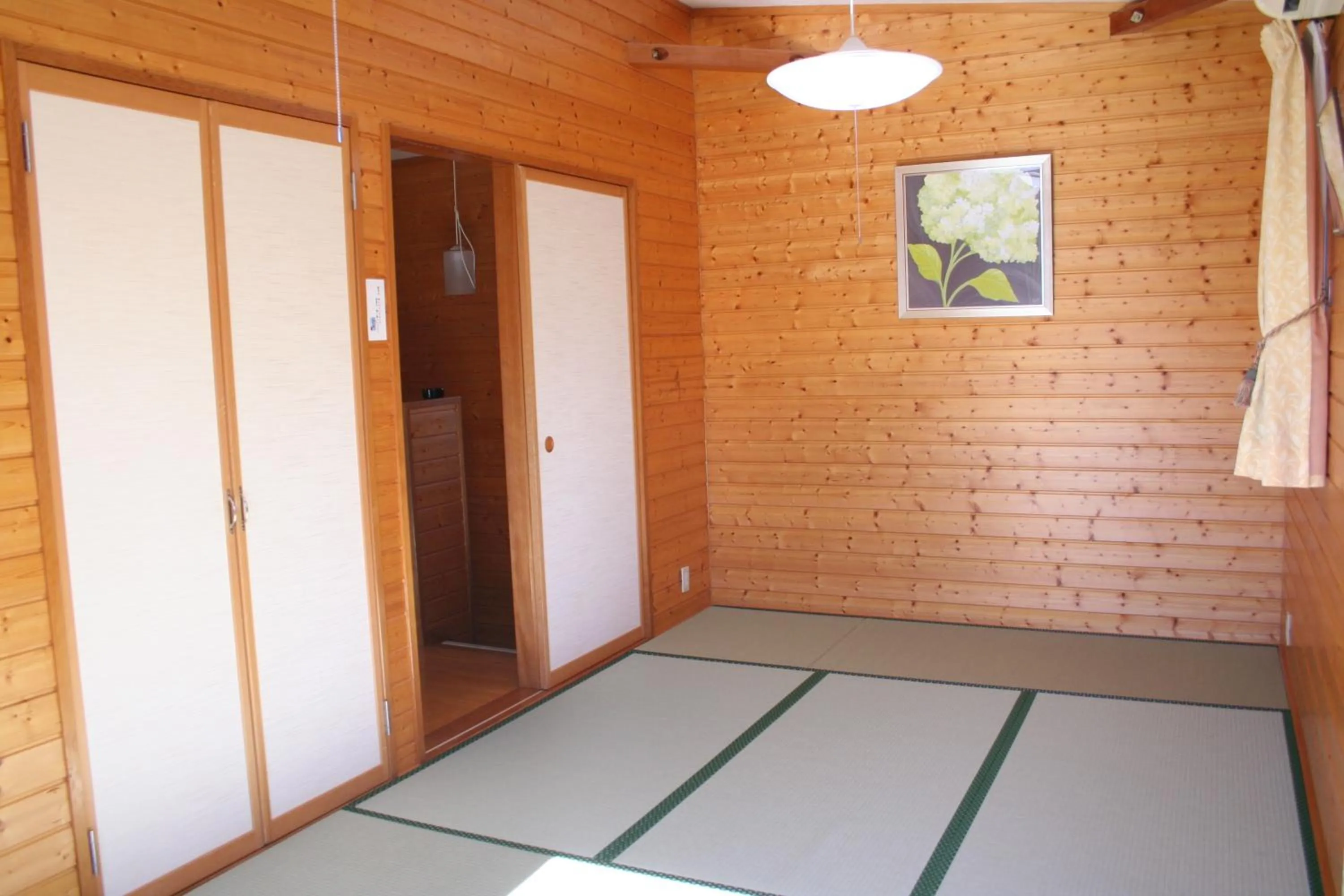 Photo of the whole room, Bed in Ururun Kawaguchiko
